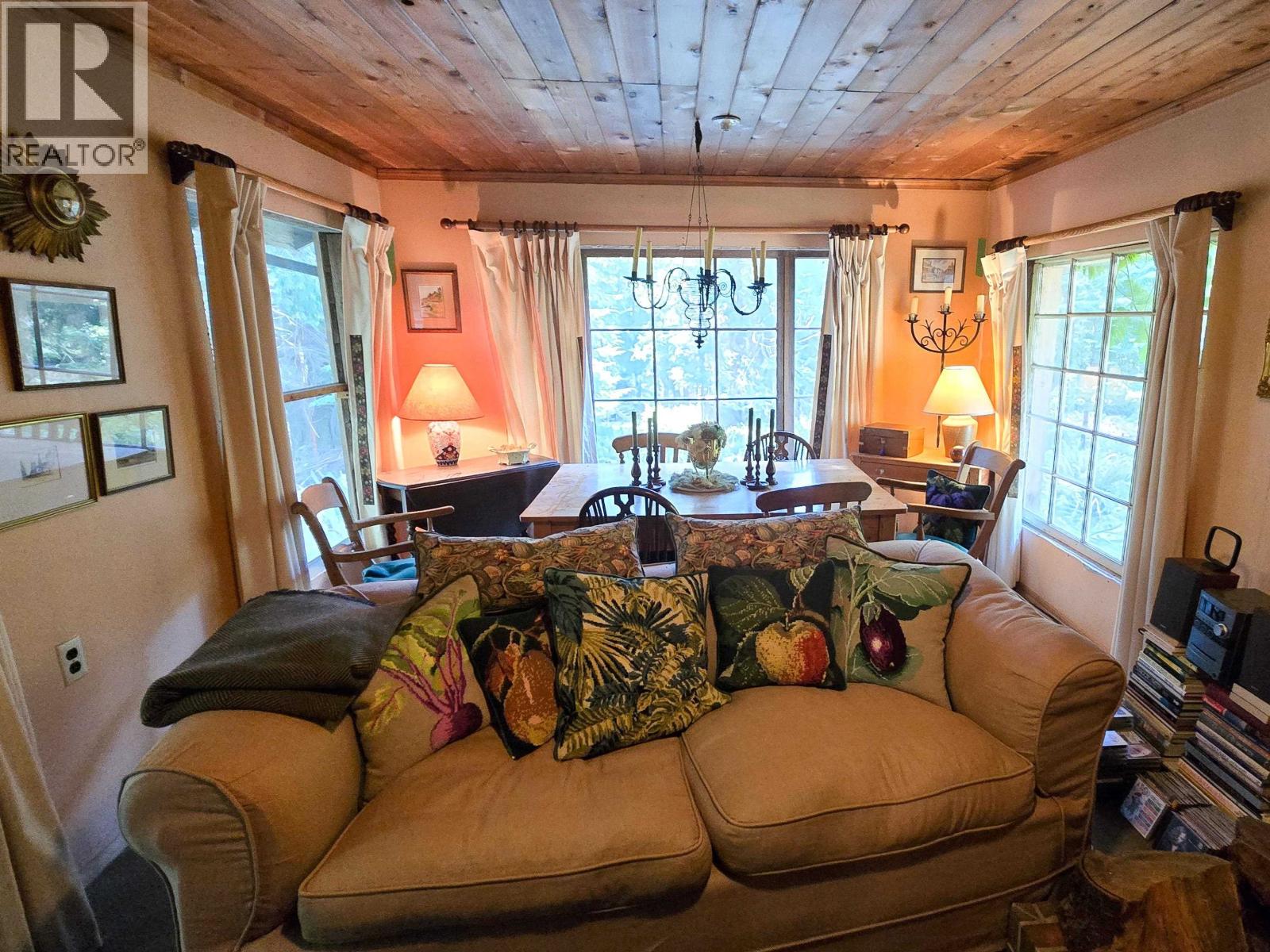 793 ANDY'S BAY ROAD, Gambier Island