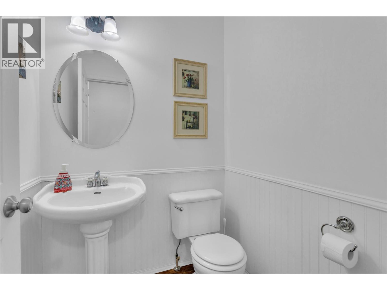  430 McCarren Avenue, Kelowna