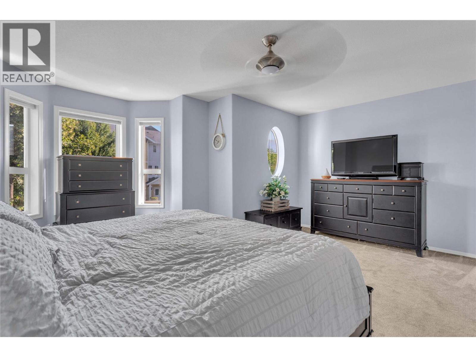  430 McCarren Avenue, Kelowna