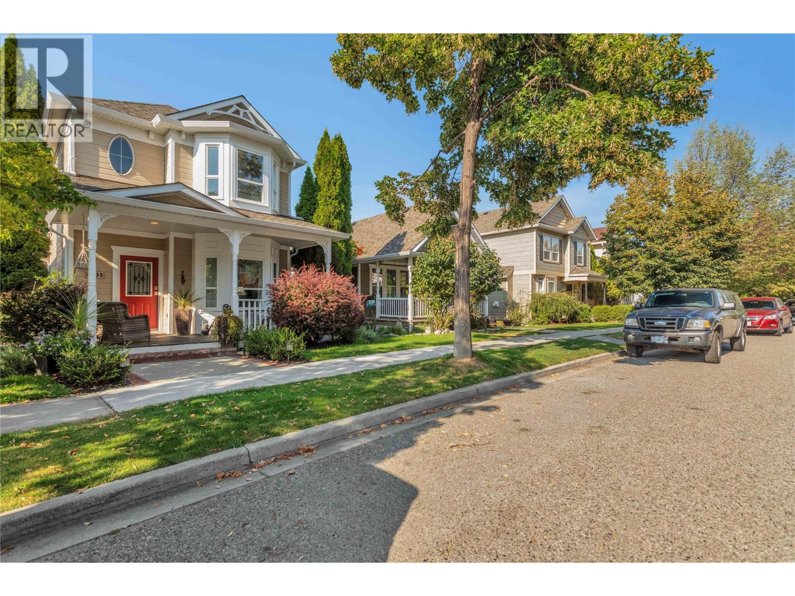  430 McCarren Avenue, Kelowna