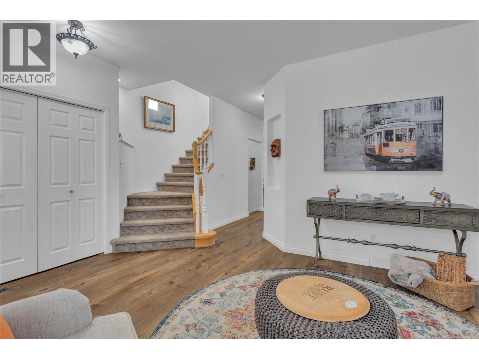  430 McCarren Avenue, Kelowna