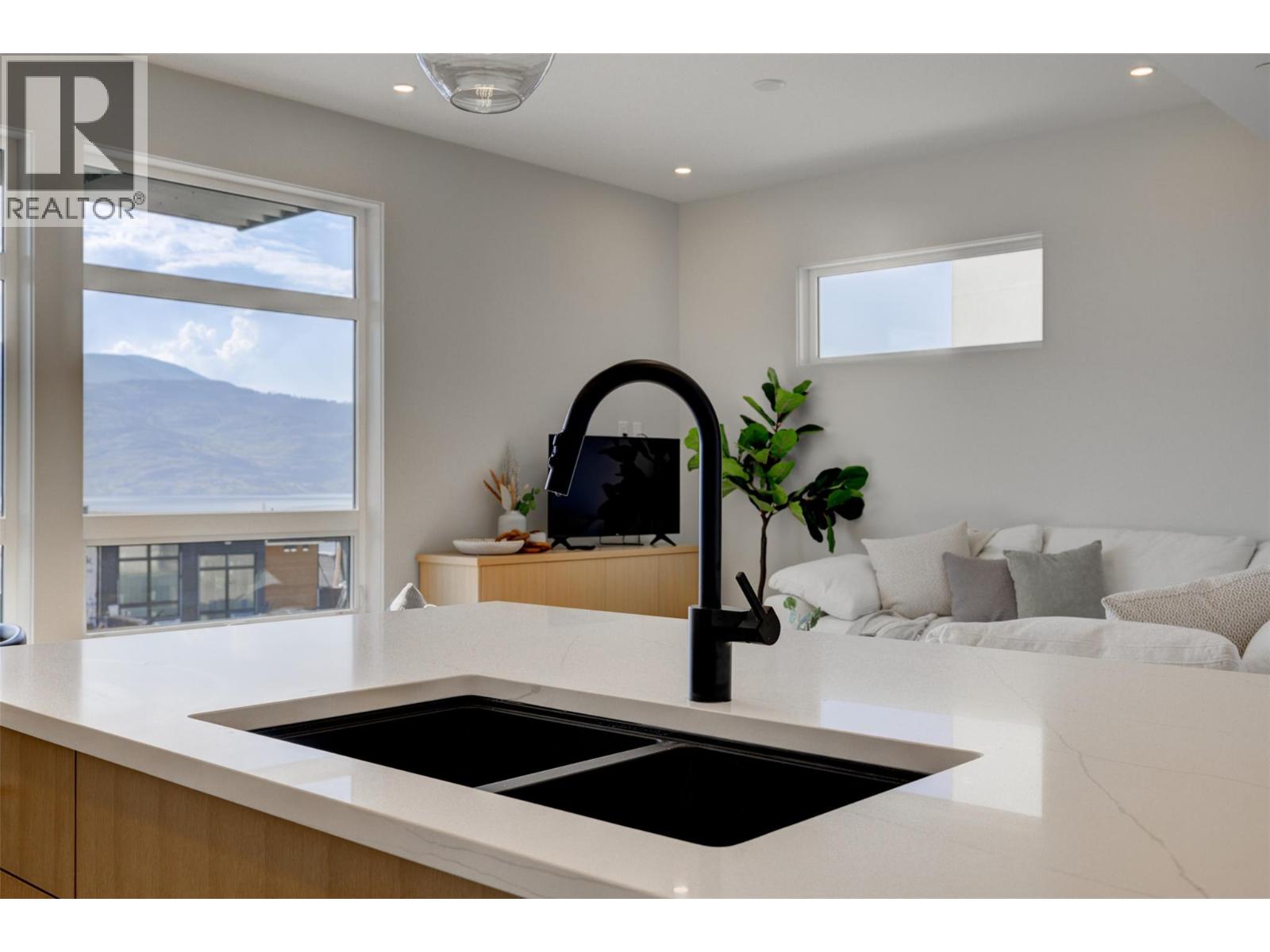  5992 Princess Street, Peachland
