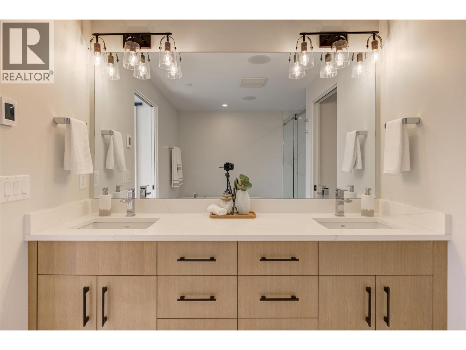  5992 Princess Street, Peachland