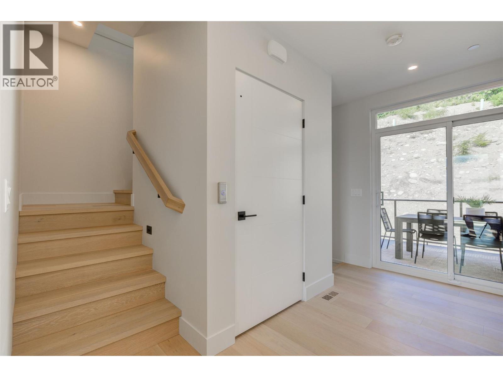  5992 Princess Street, Peachland