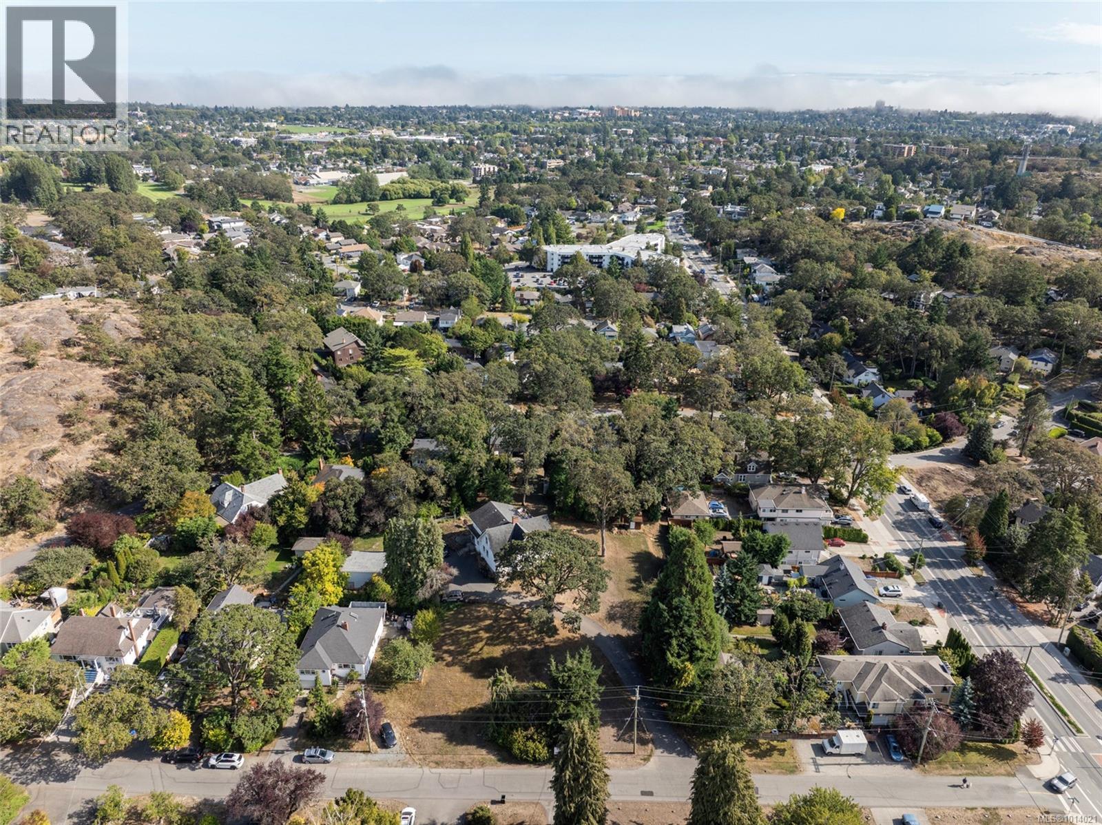 3353 Salsbury Way, Saanich