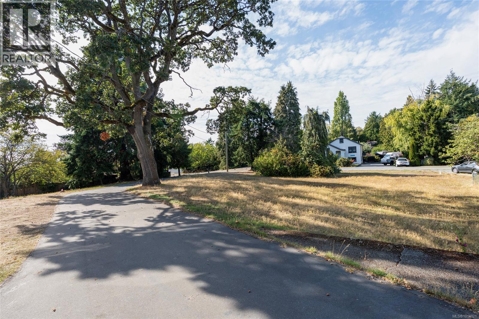 3353 Salsbury Way, Saanich