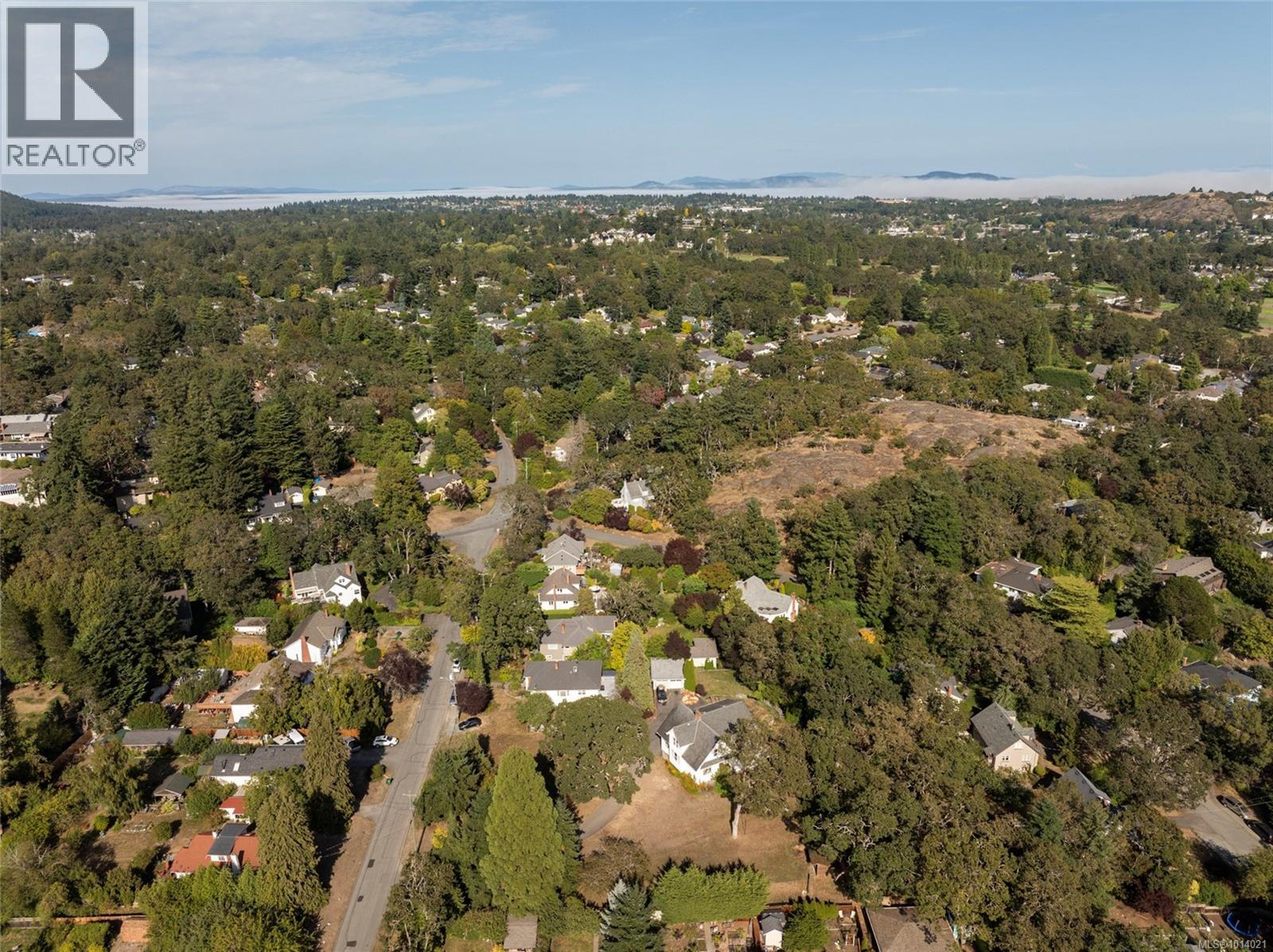 3353 Salsbury Way, Saanich