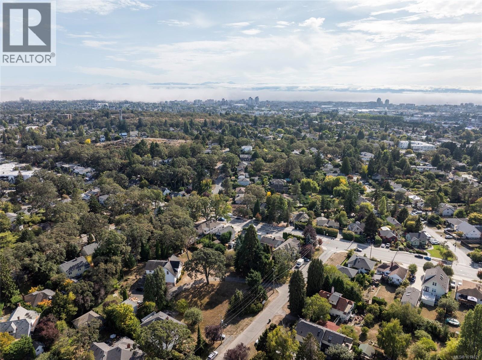 3353 Salsbury Way, Saanich