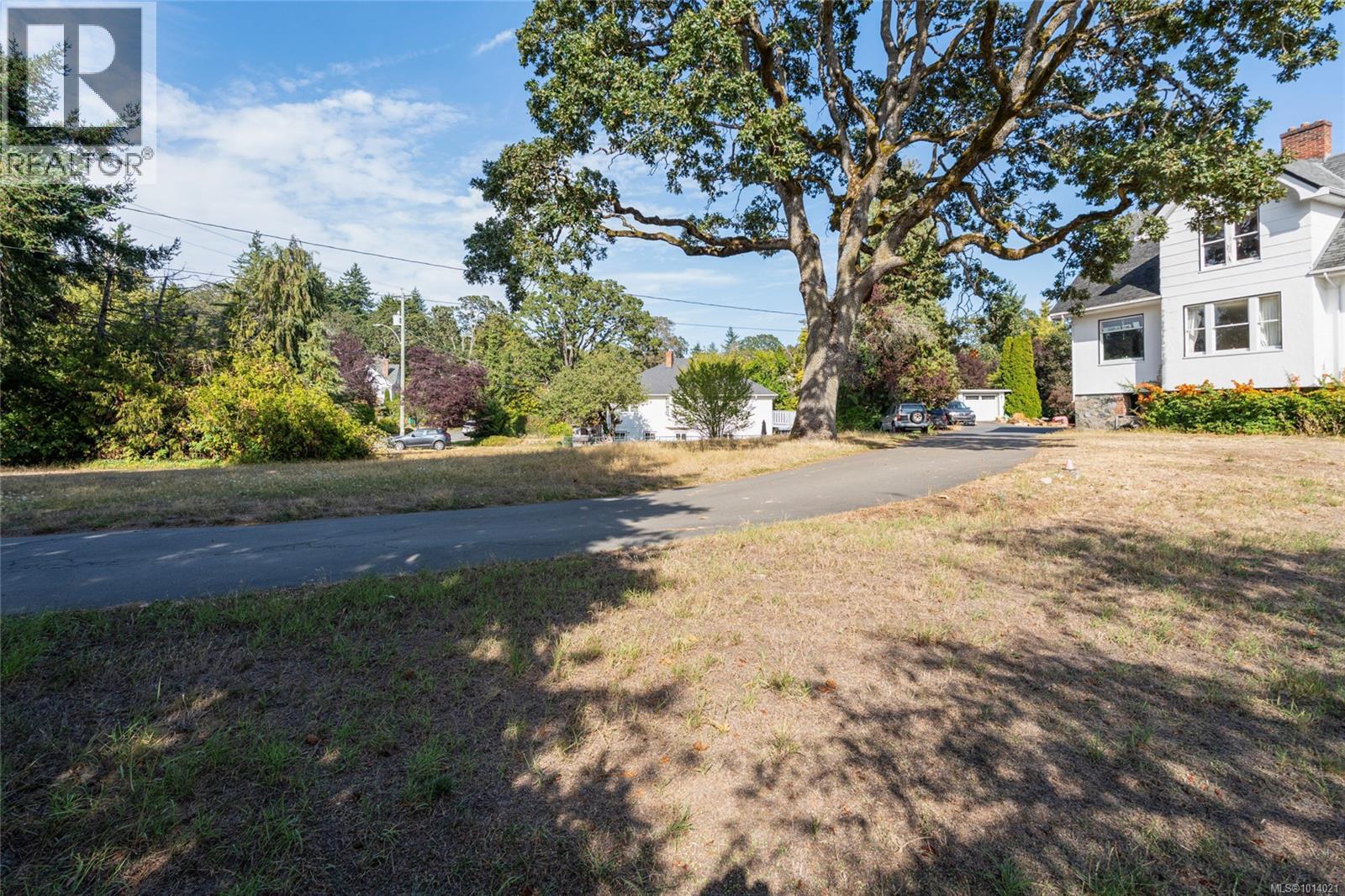 3353 Salsbury Way, Saanich