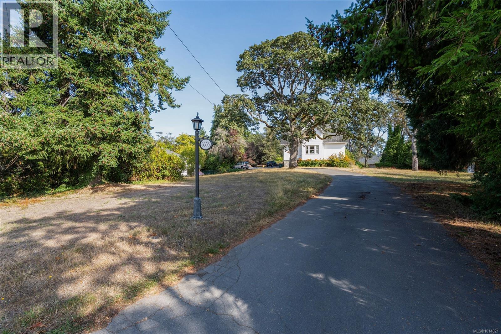 3353 Salsbury Way, Saanich
