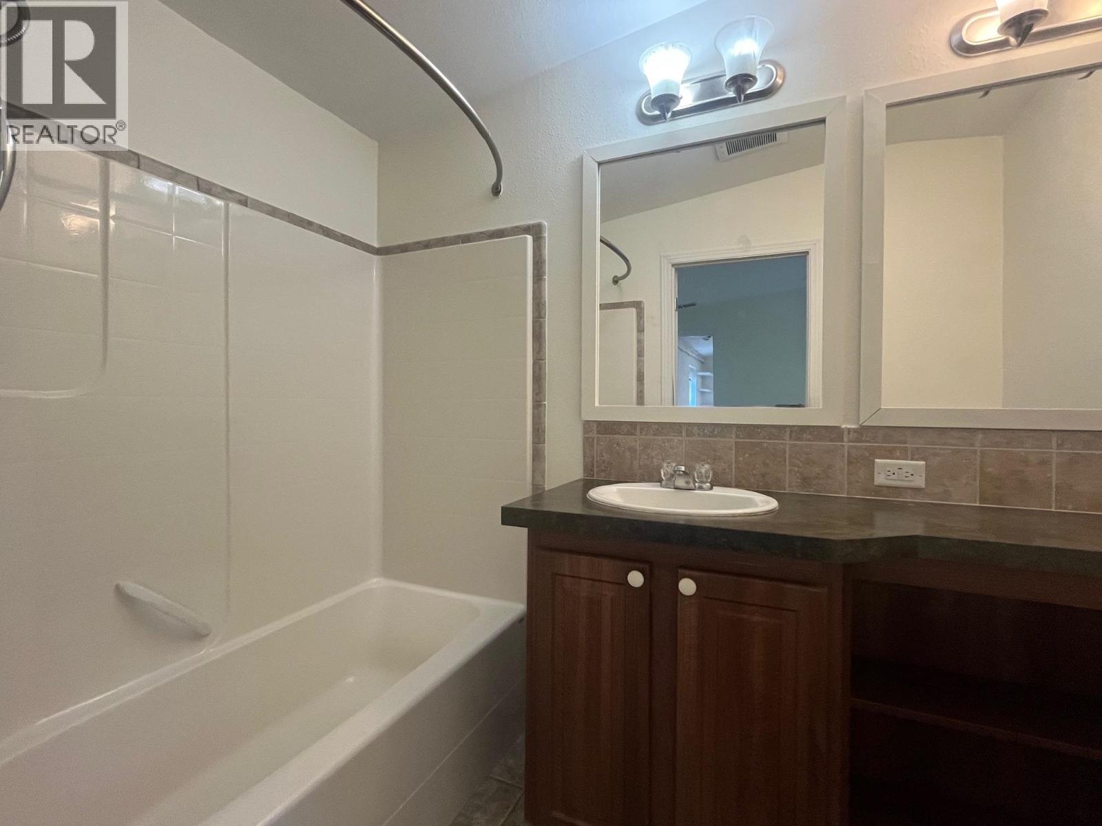 3 Bed, 2 Bath House for Sale in Maple Ridge – 25511 DEWDNEY TRUNK ROAD, Maple Ridge - Image 18