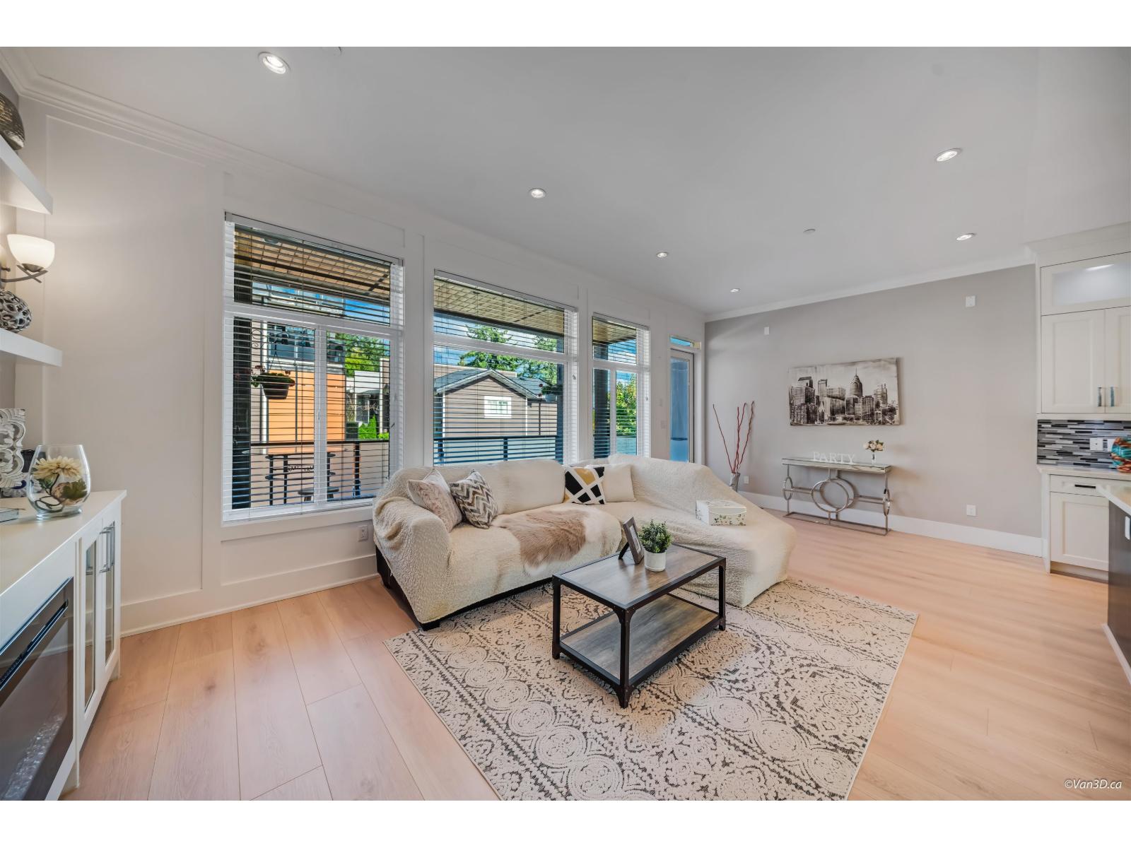 3 1426 FINLAY STREET, White Rock