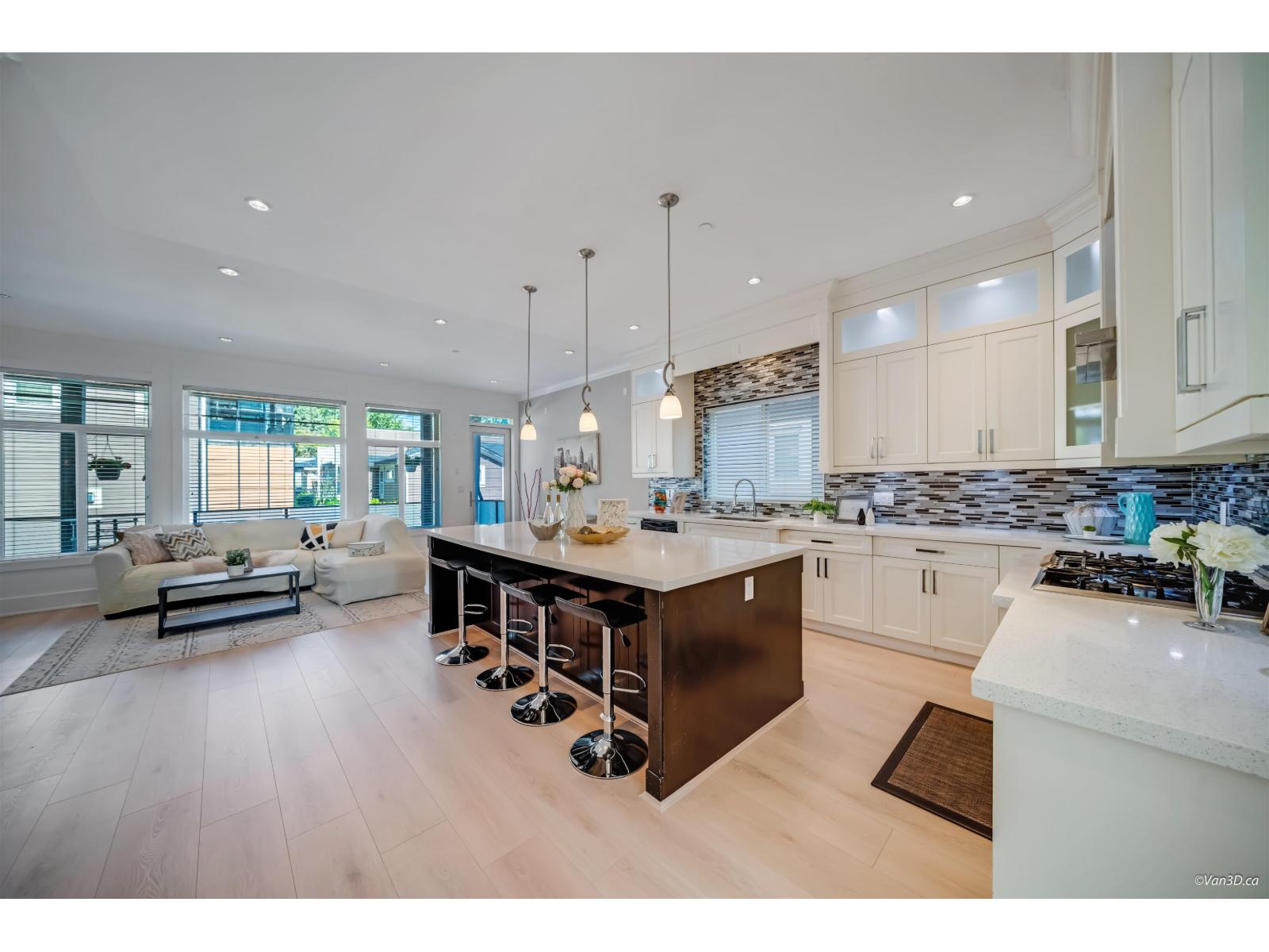 3 1426 FINLAY STREET, White Rock