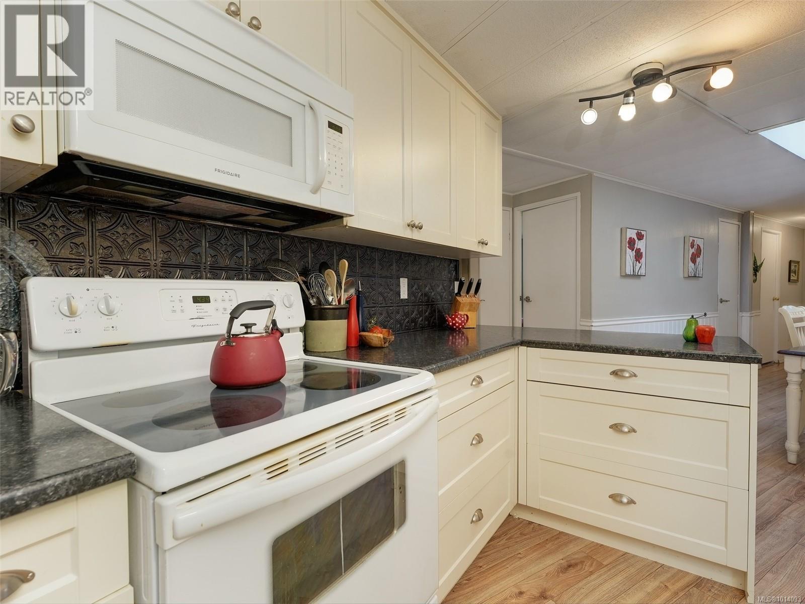 97 5838 Blythwood Road, Sooke