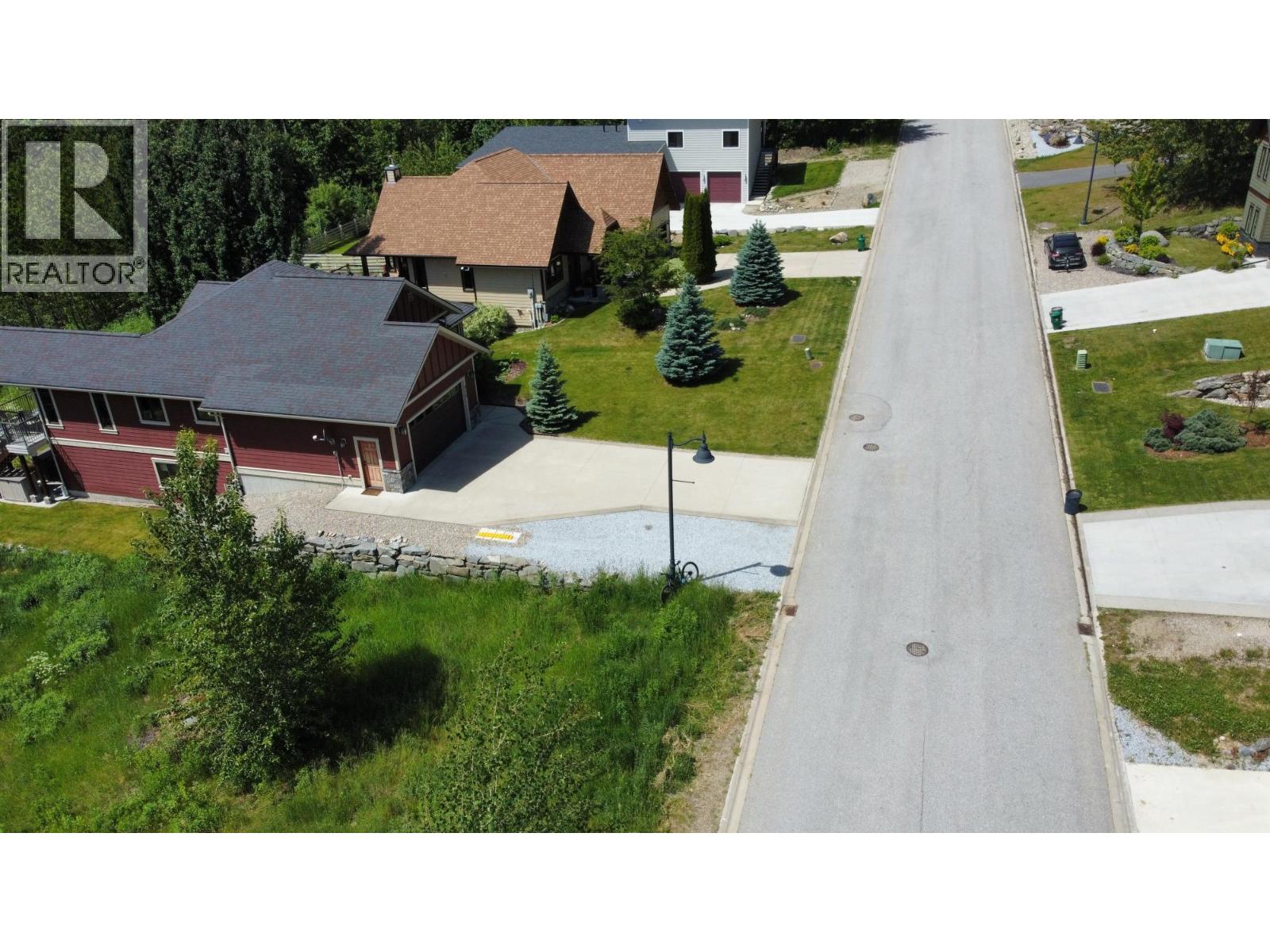 919 REDSTONE Drive, Rossland