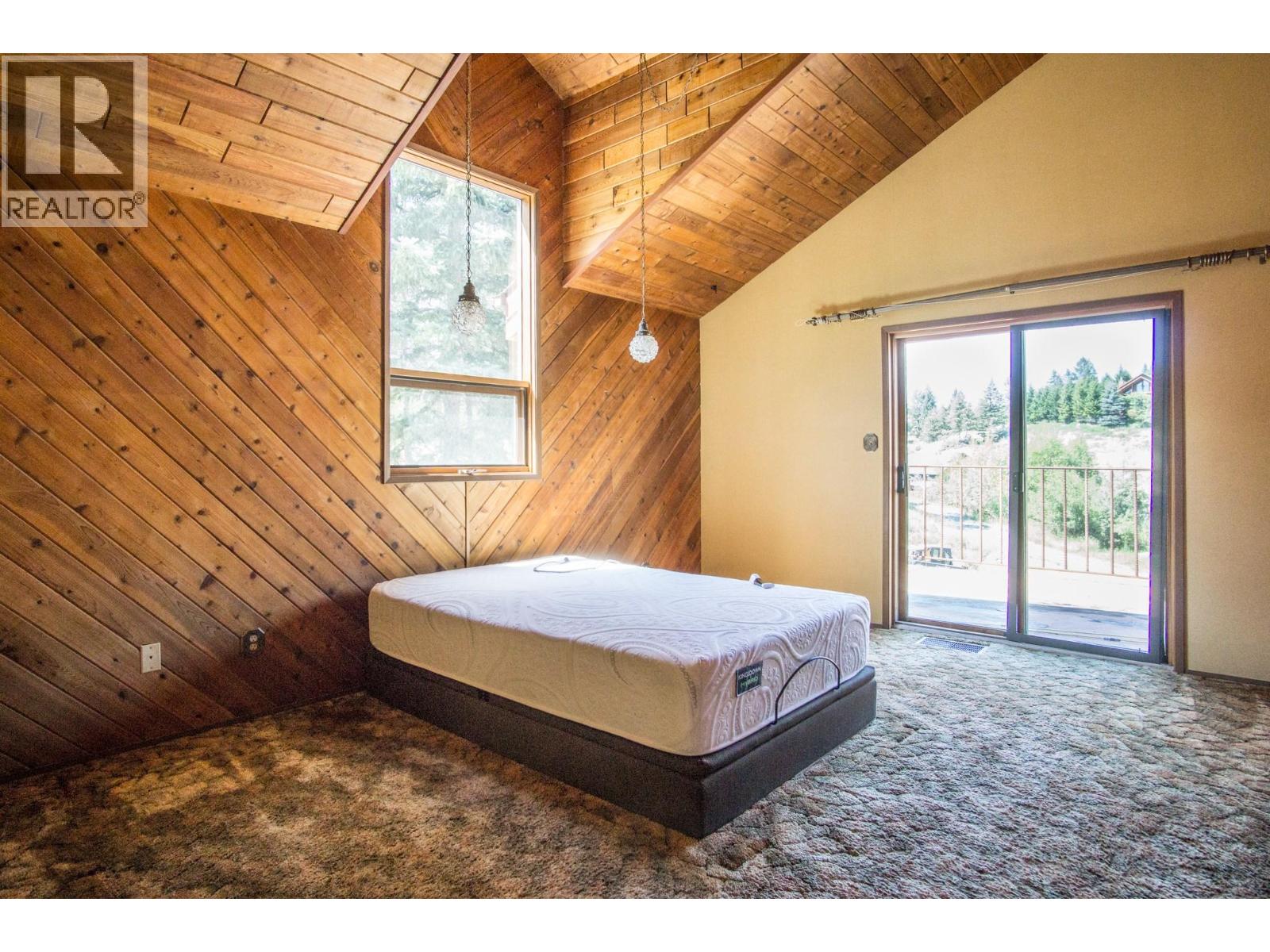 1049 Swansea Road, Invermere