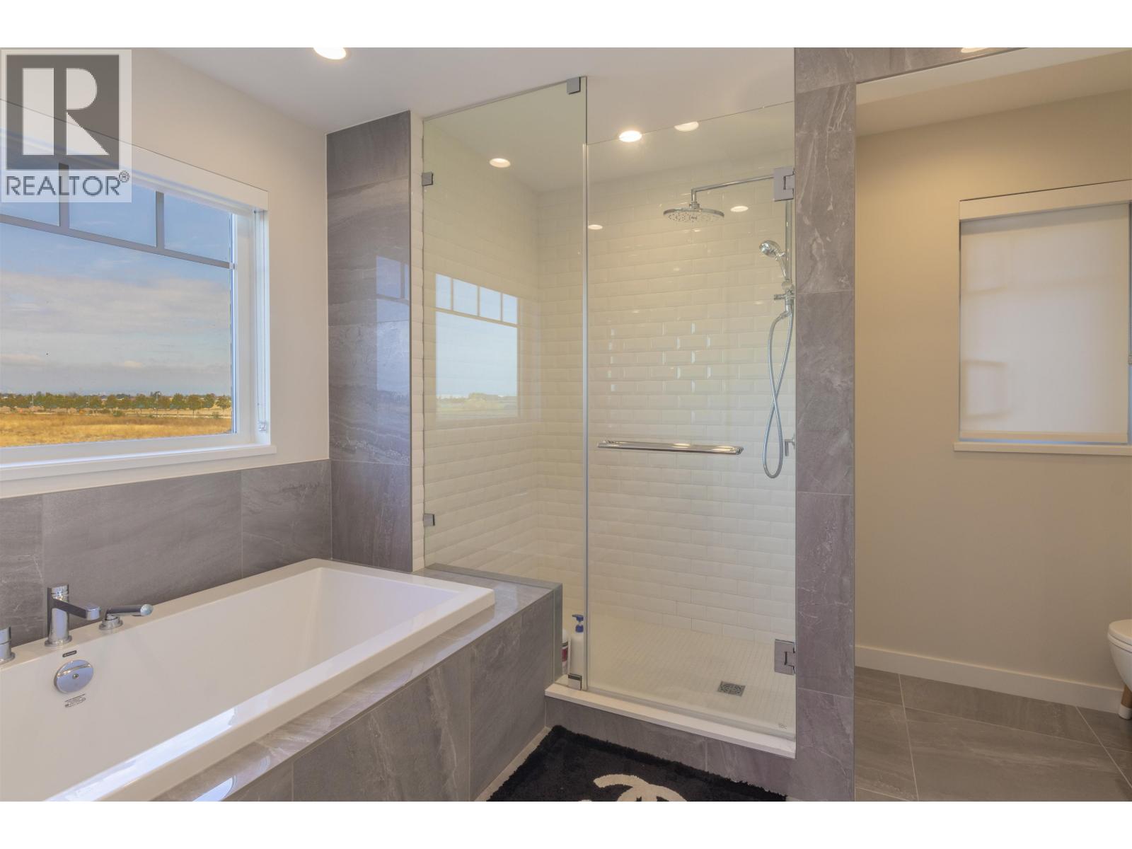 4761 HAZELNUT WAY, Tsawwassen