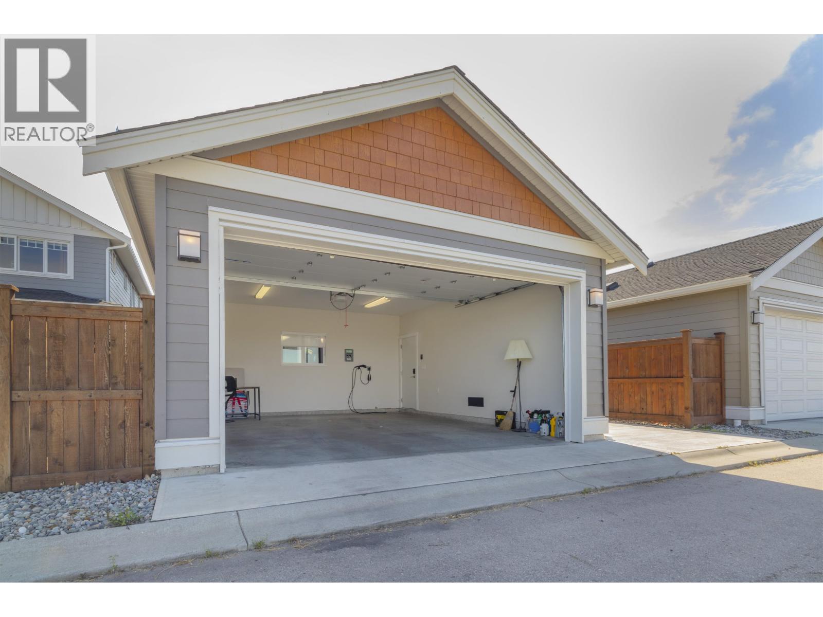 4761 HAZELNUT WAY, Tsawwassen