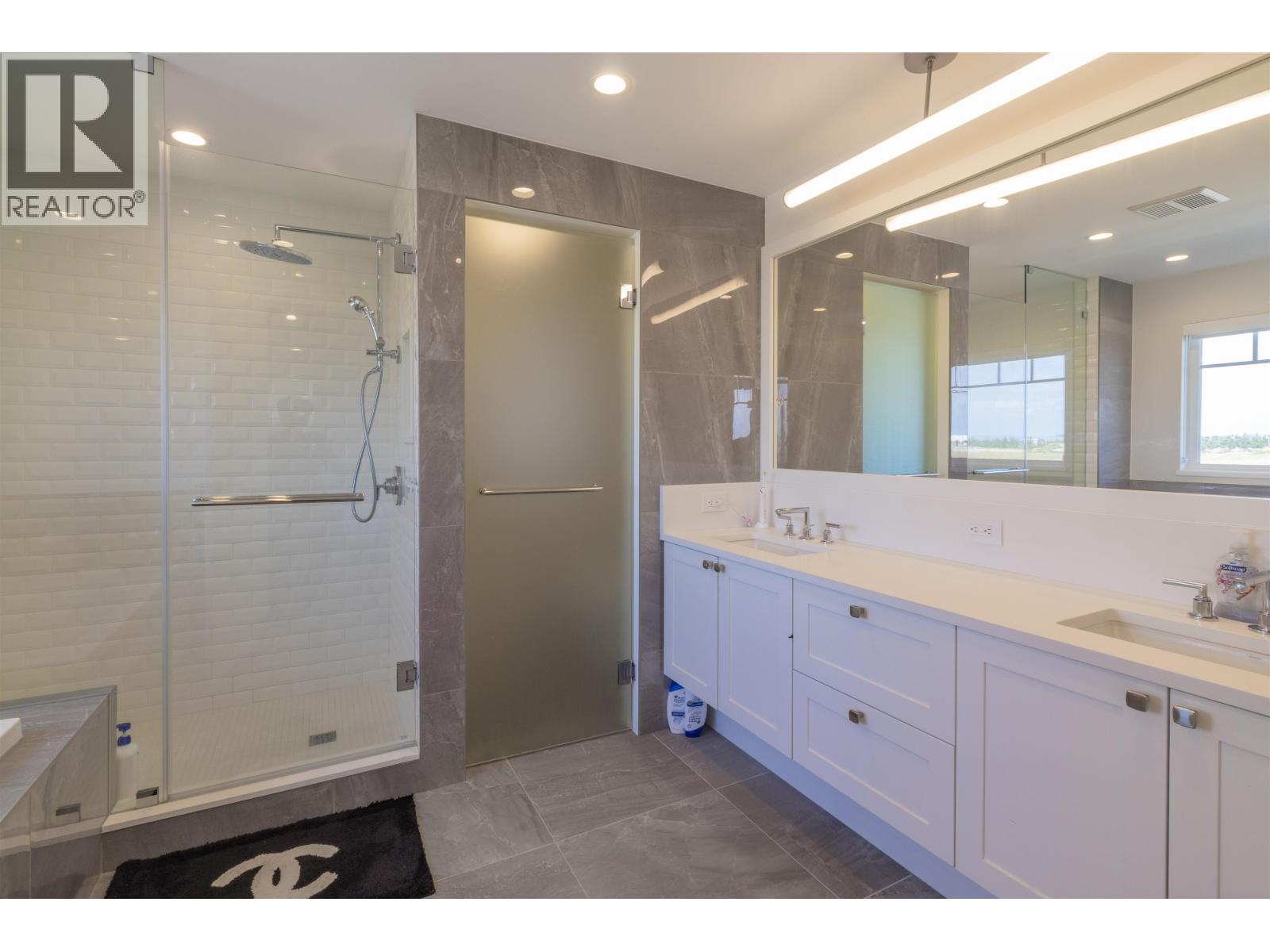 4761 HAZELNUT WAY, Tsawwassen
