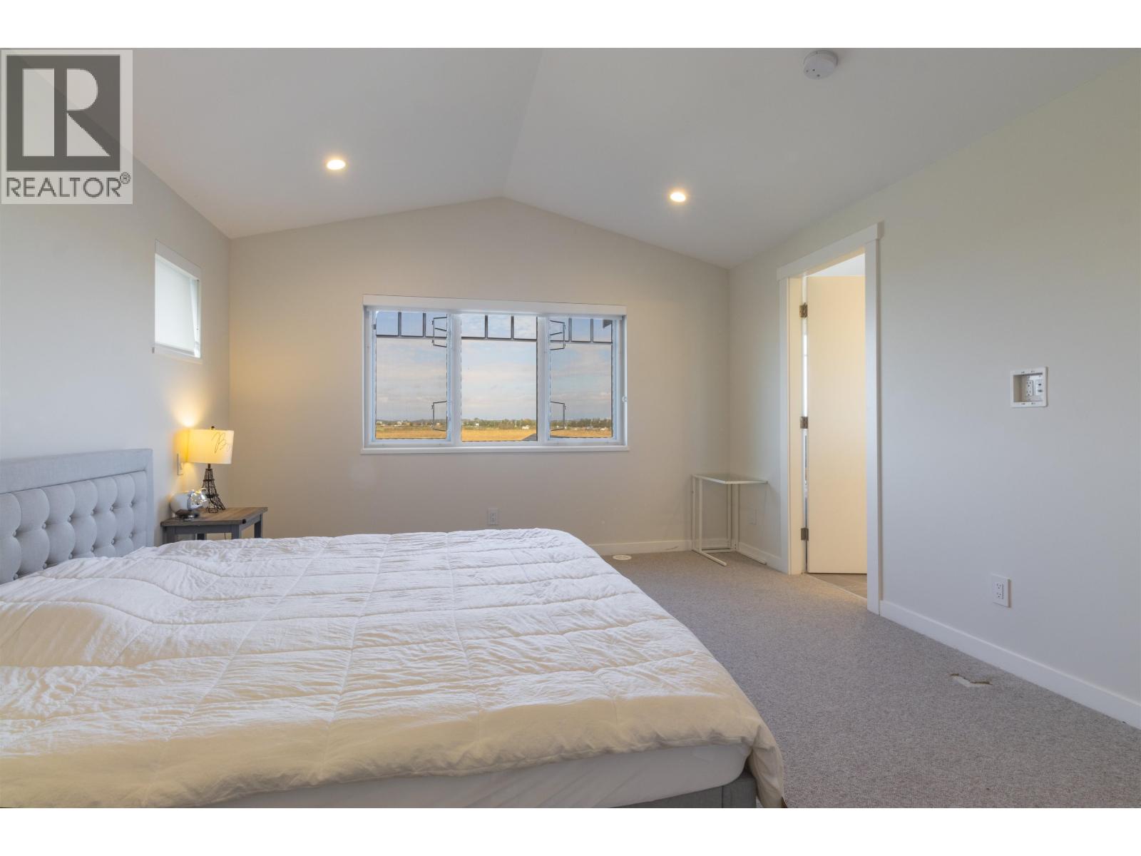 4761 HAZELNUT WAY, Tsawwassen