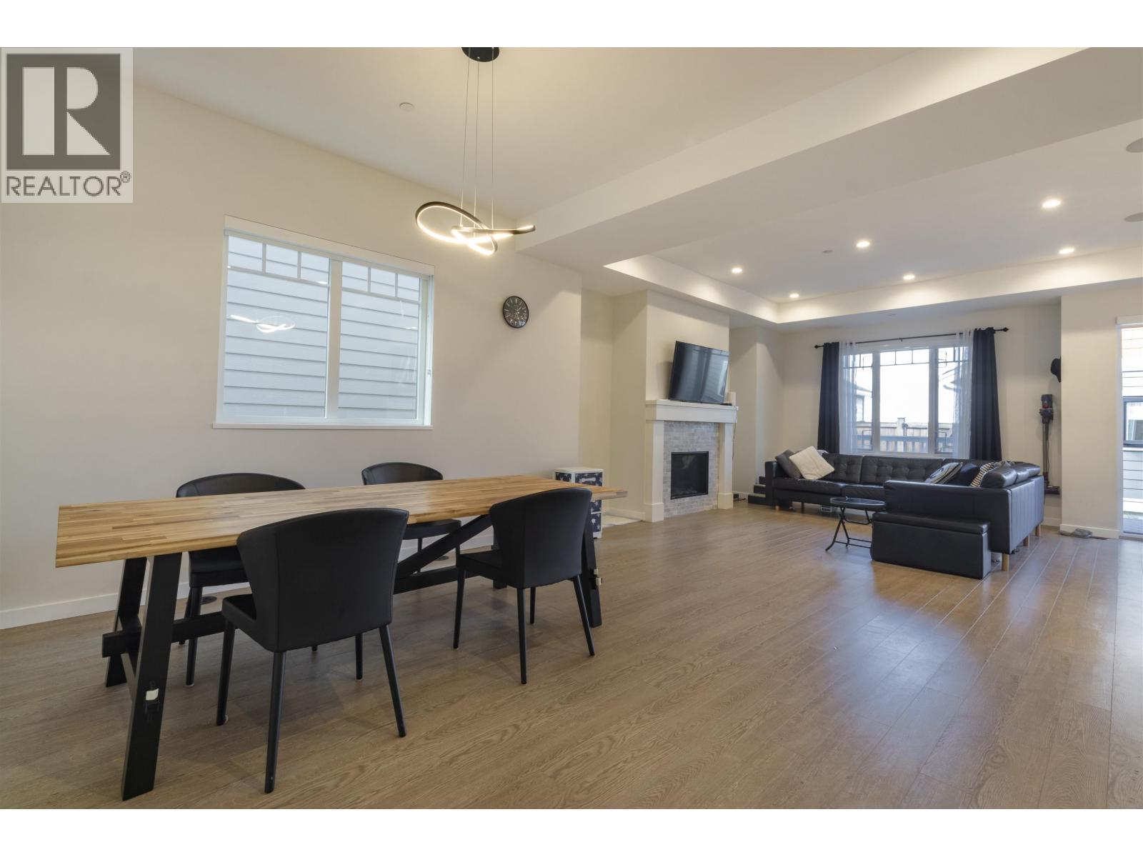 4761 HAZELNUT WAY, Tsawwassen