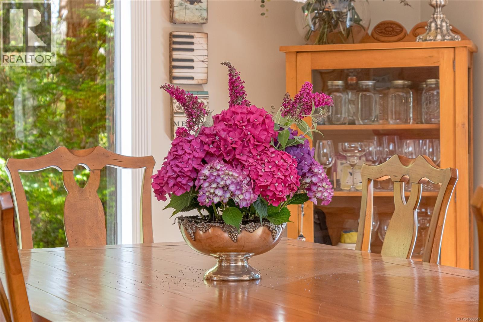 6368 Island Hwy W, Qualicum Beach