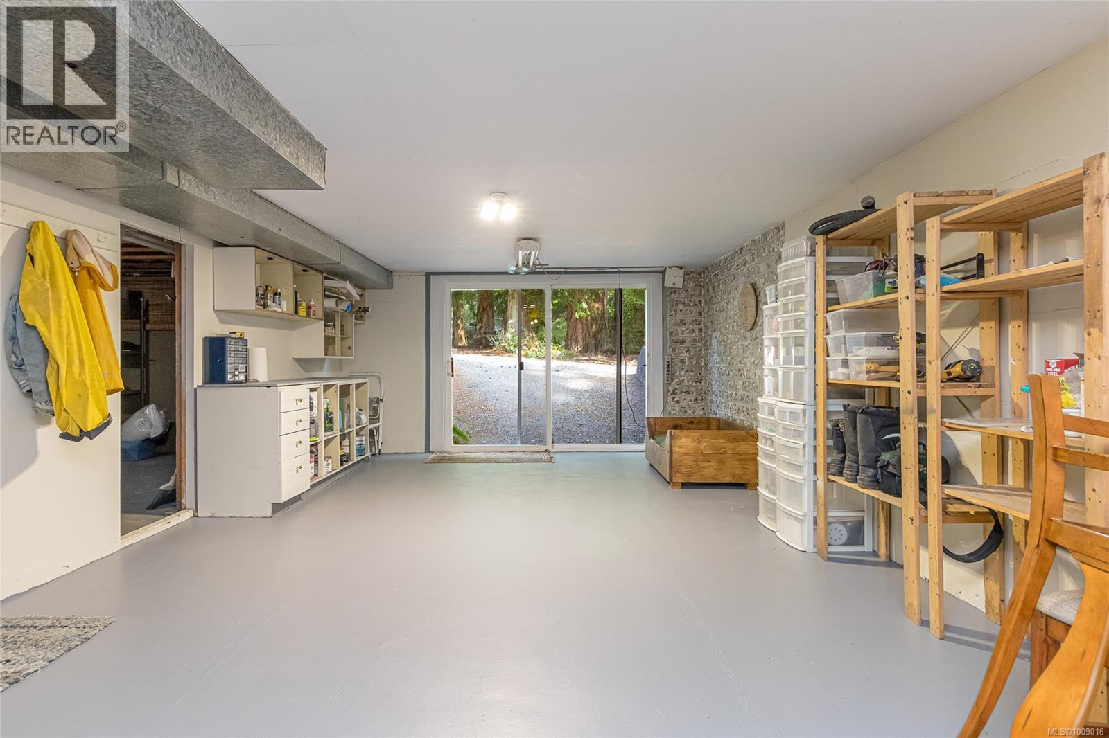 6368 Island Hwy W, Qualicum Beach