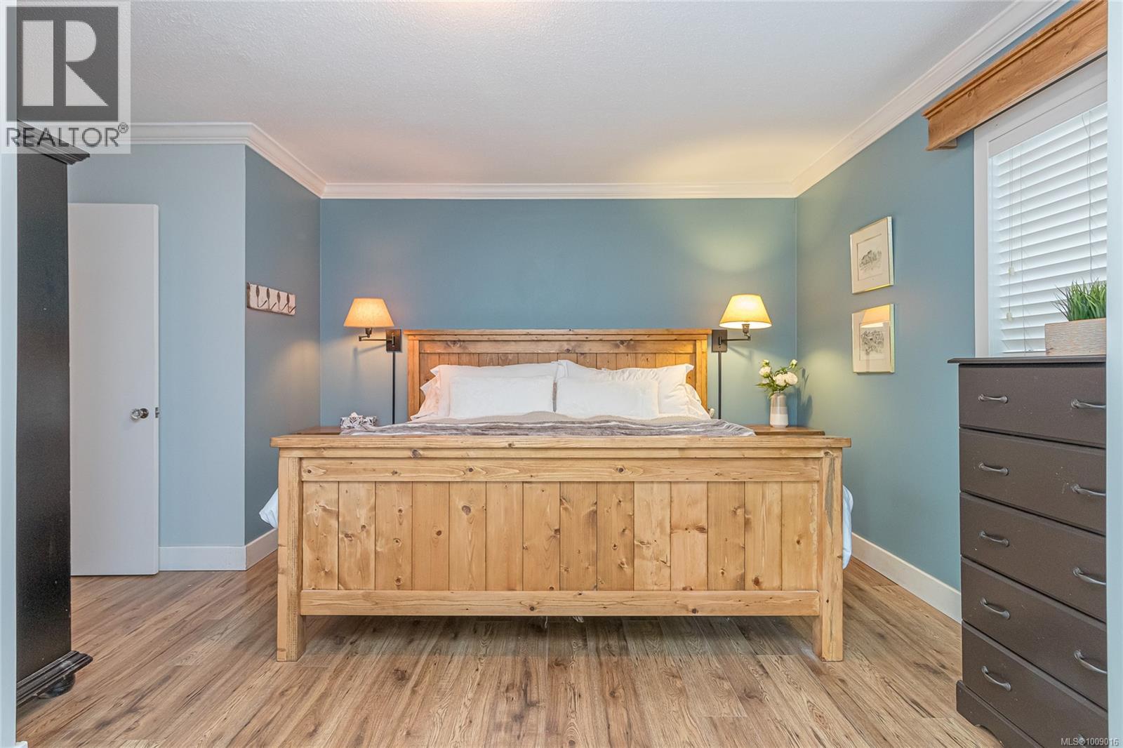 6368 Island Hwy W, Qualicum Beach