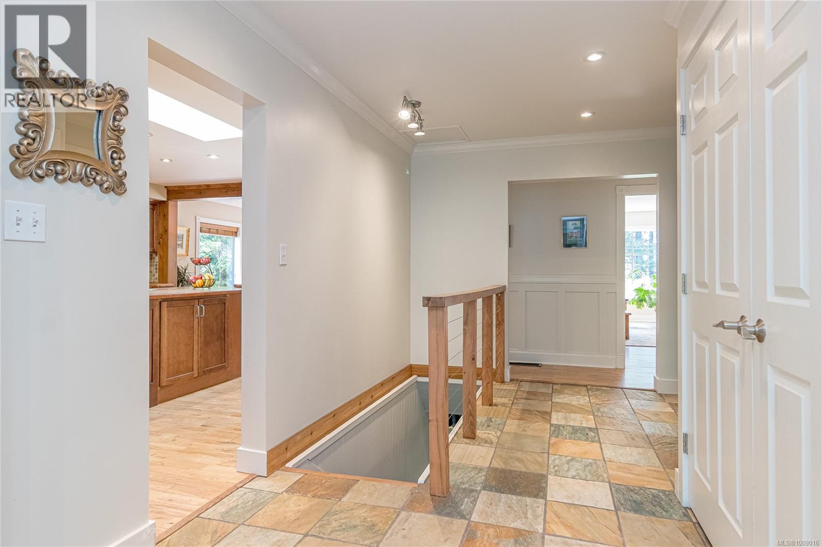 6368 Island Hwy W, Qualicum Beach
