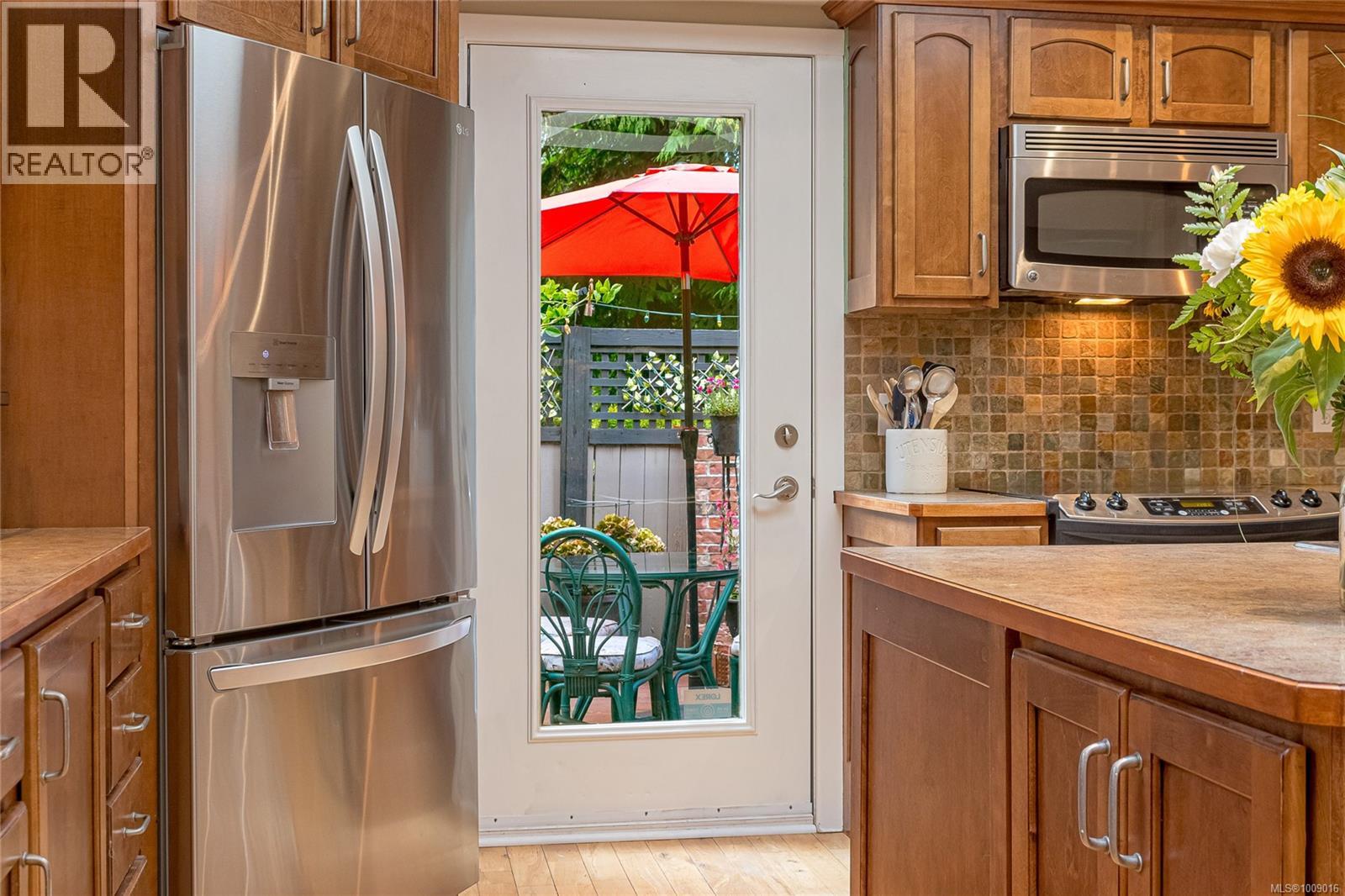 6368 Island Hwy W, Qualicum Beach