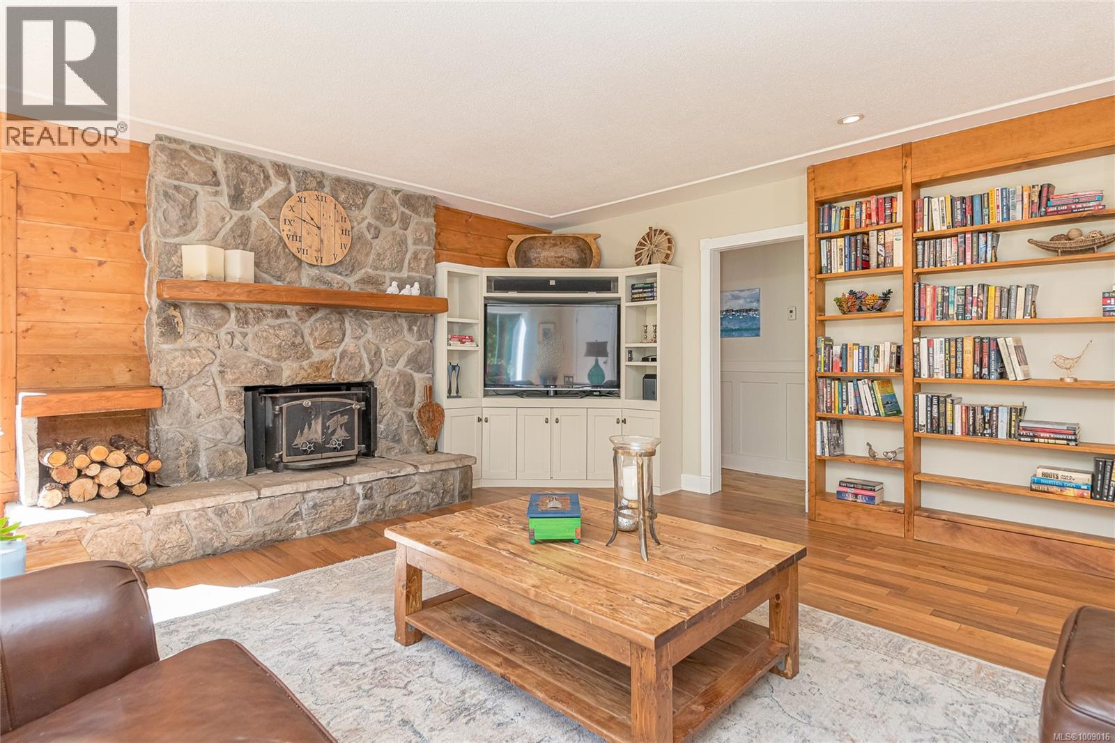 6368 Island Hwy W, Qualicum Beach