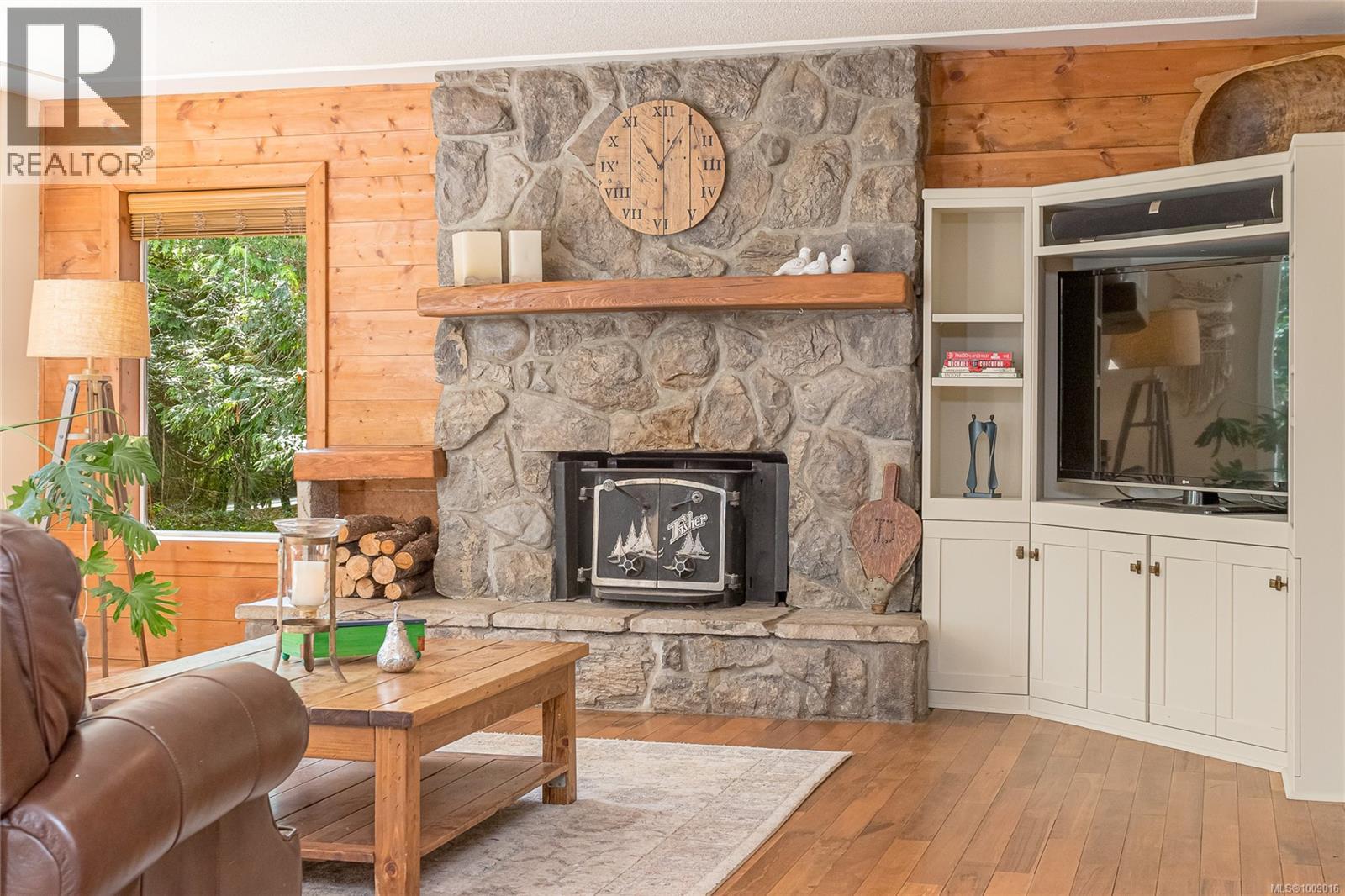 6368 Island Hwy W, Qualicum Beach