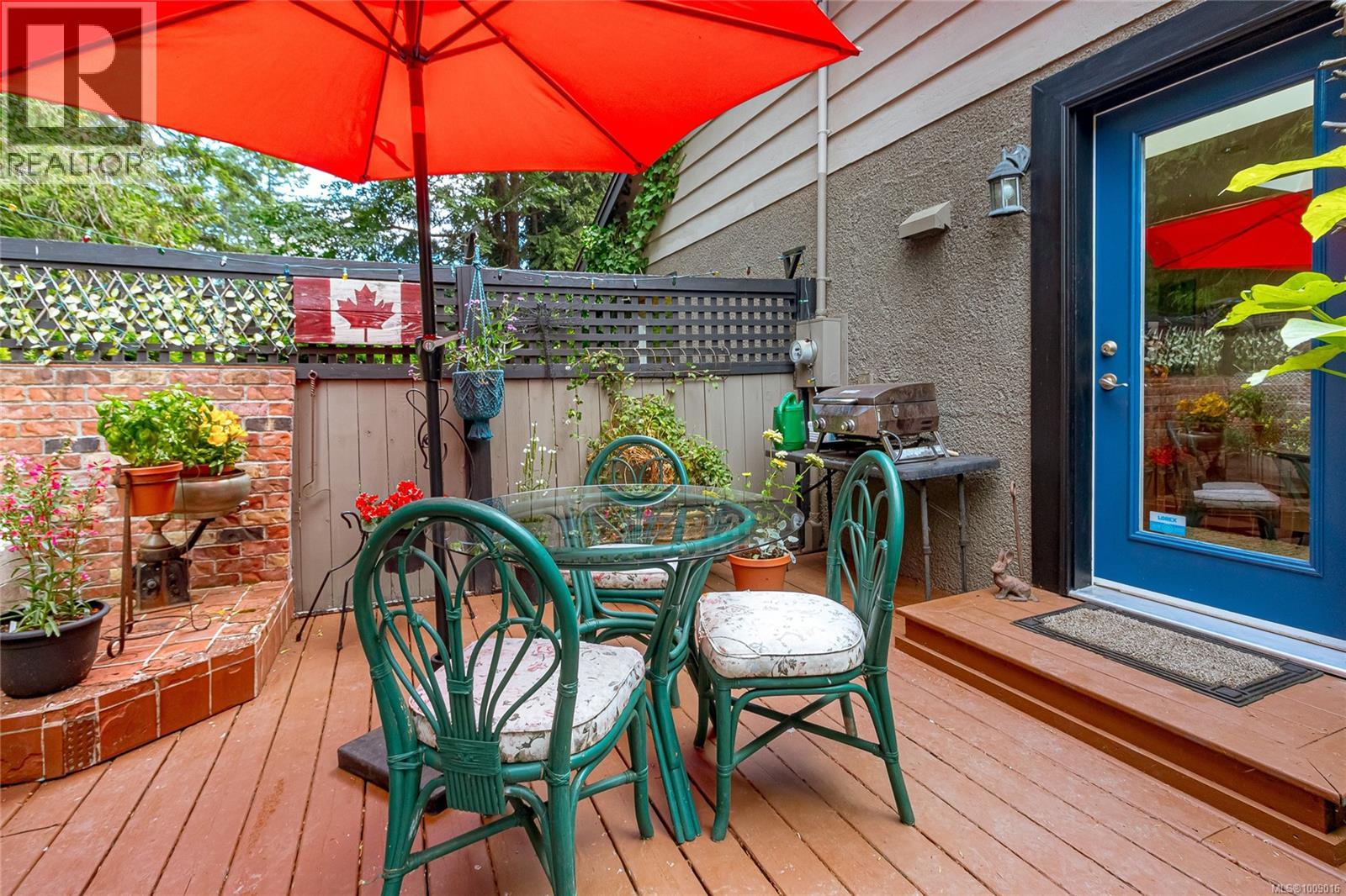 6368 Island Hwy W, Qualicum Beach