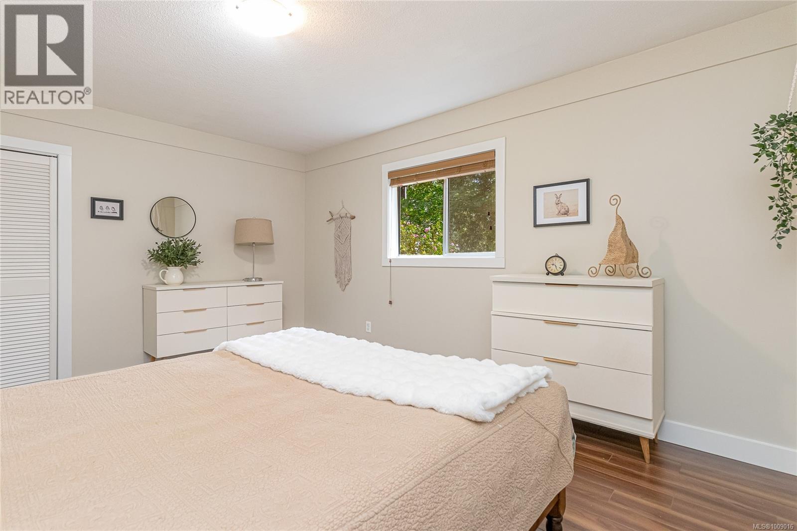 6368 Island Hwy W, Qualicum Beach