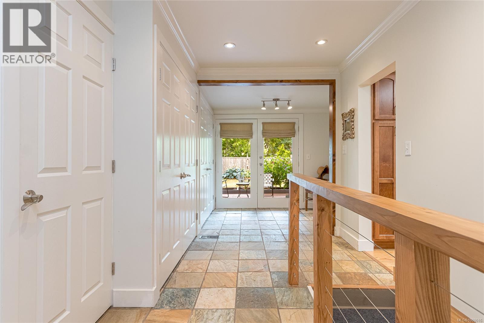 6368 Island Hwy W, Qualicum Beach