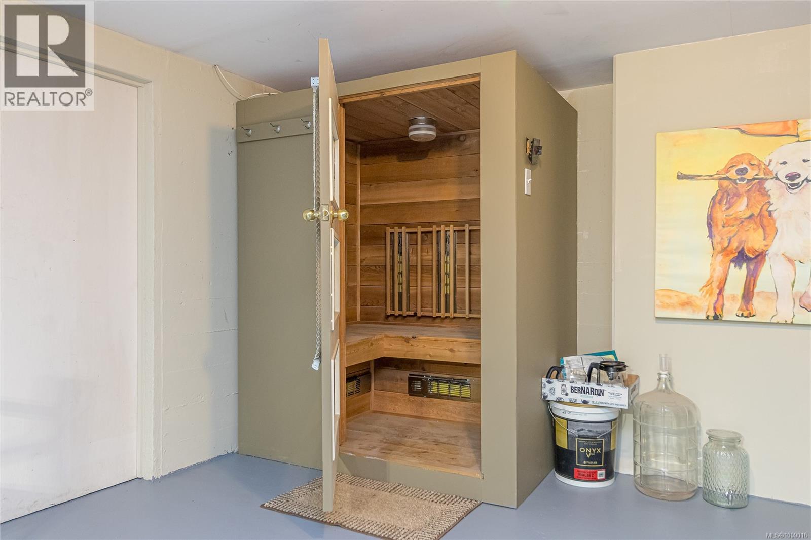 6368 Island Hwy W, Qualicum Beach