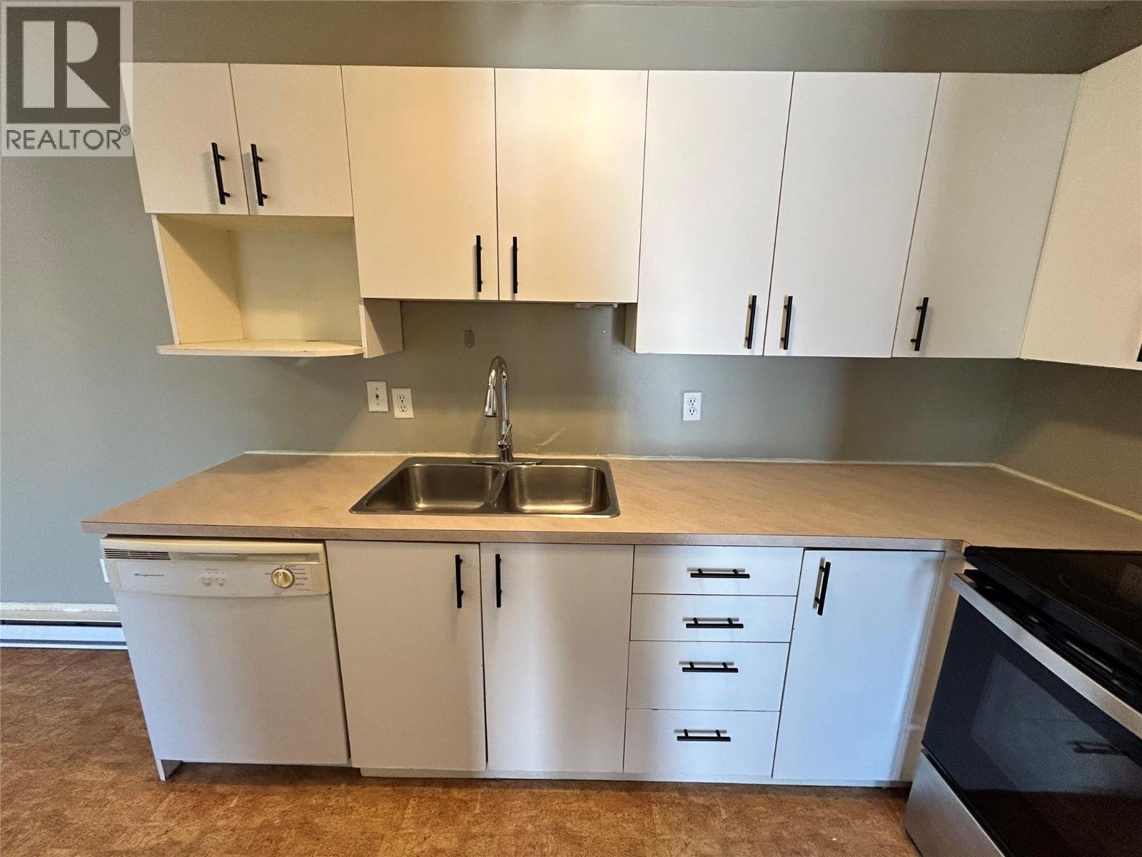 209 4305 Bellevue Drive, Vernon