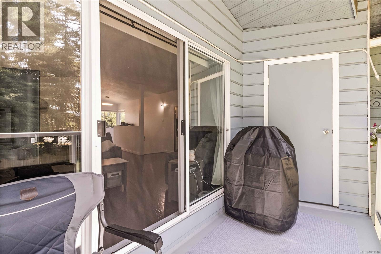 2 6110 Seabroom Road, Sooke