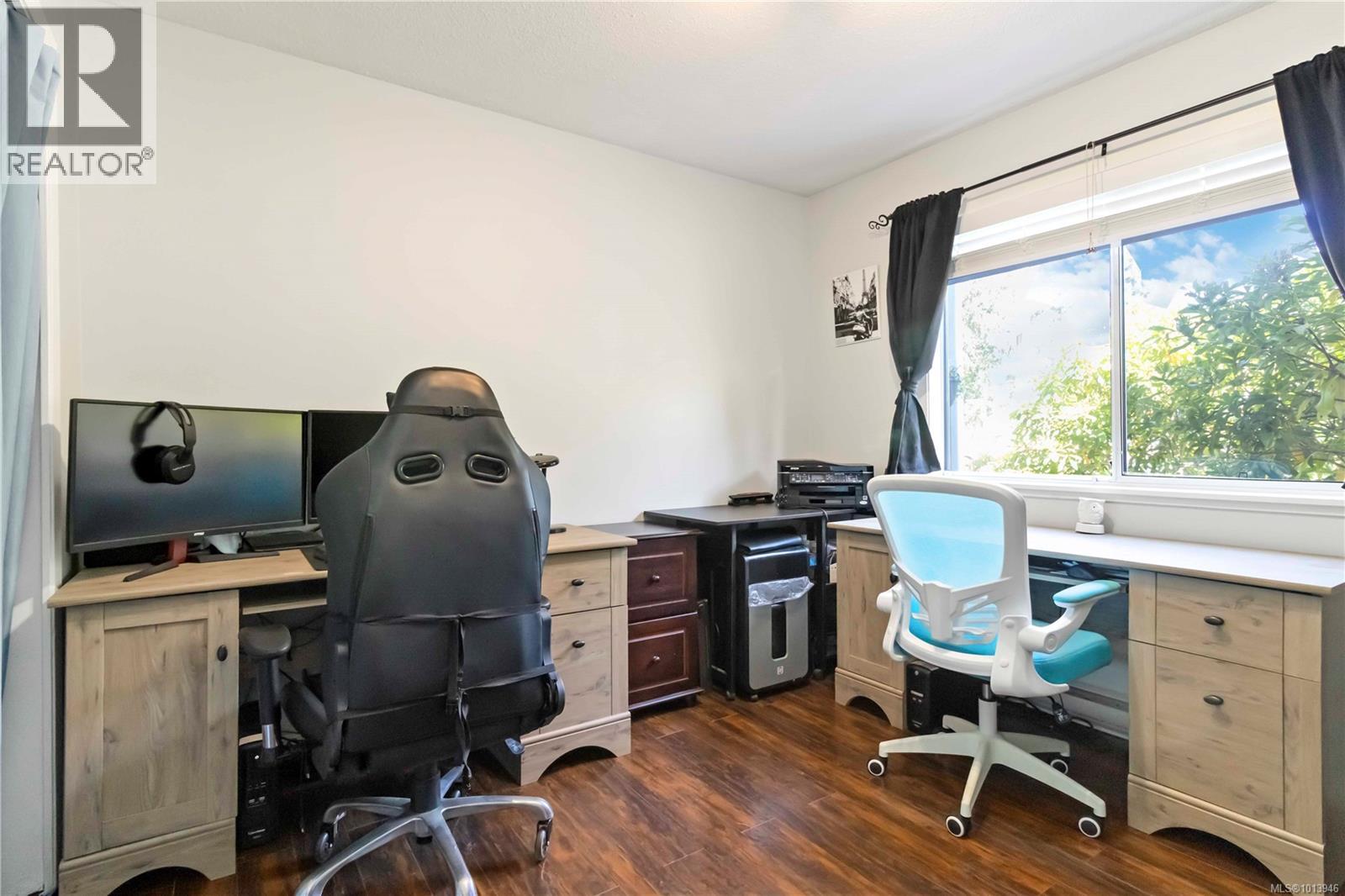 2 6110 Seabroom Road, Sooke