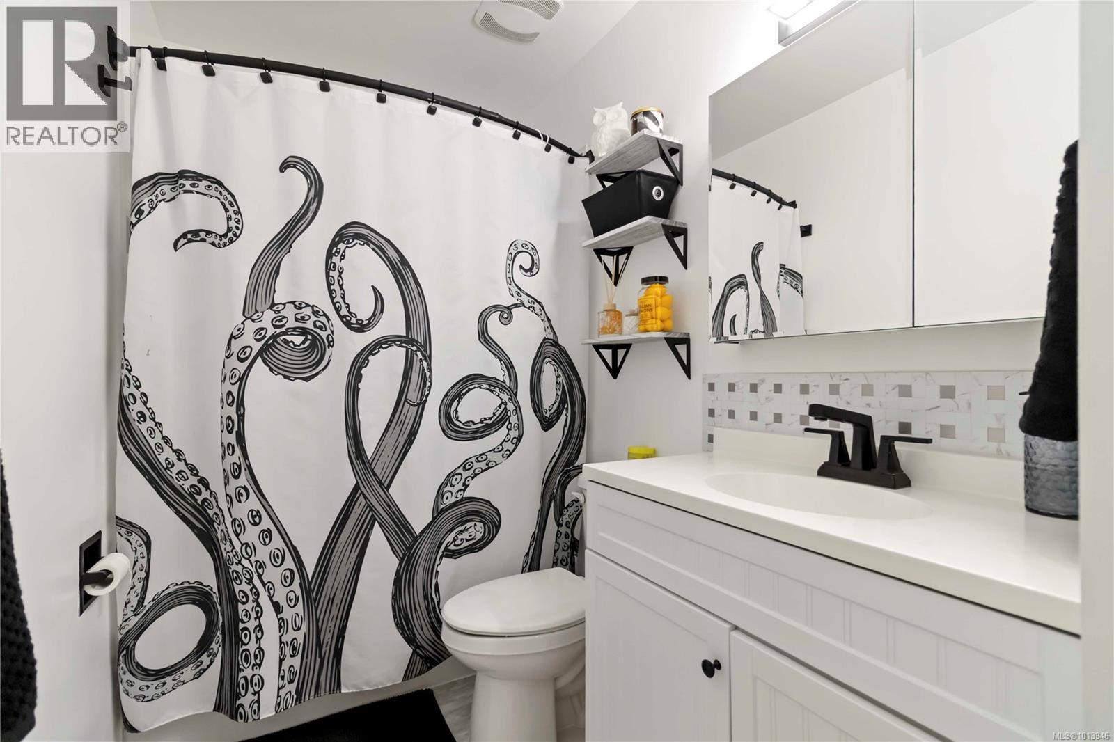 2 6110 Seabroom Road, Sooke
