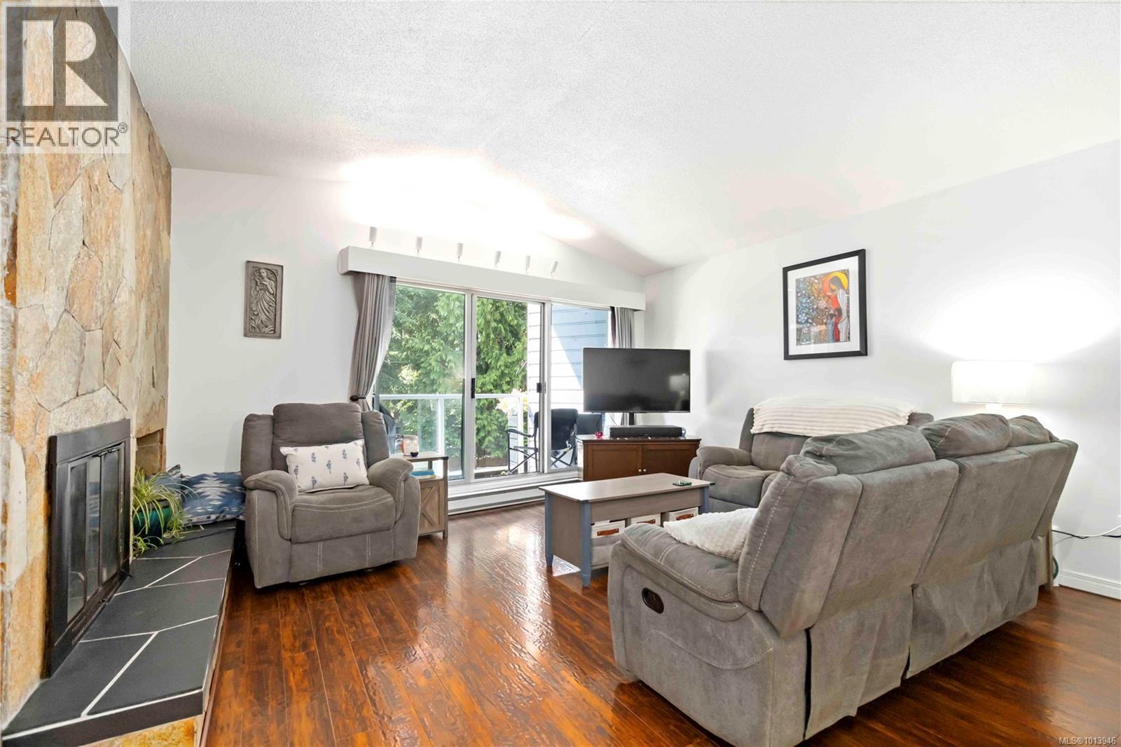 2 6110 Seabroom Road, Sooke