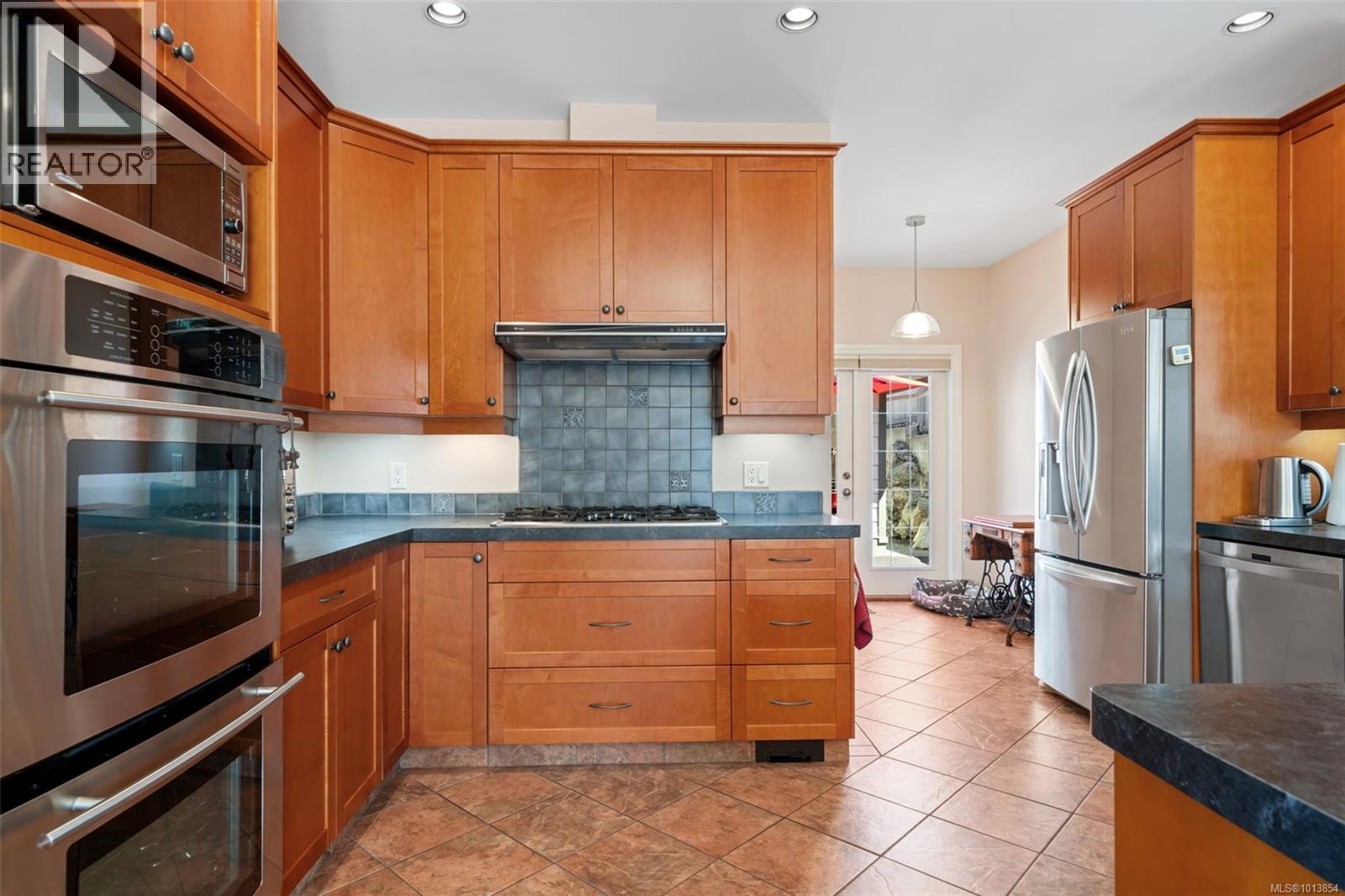 1286 Ocean View Drive, Saanich