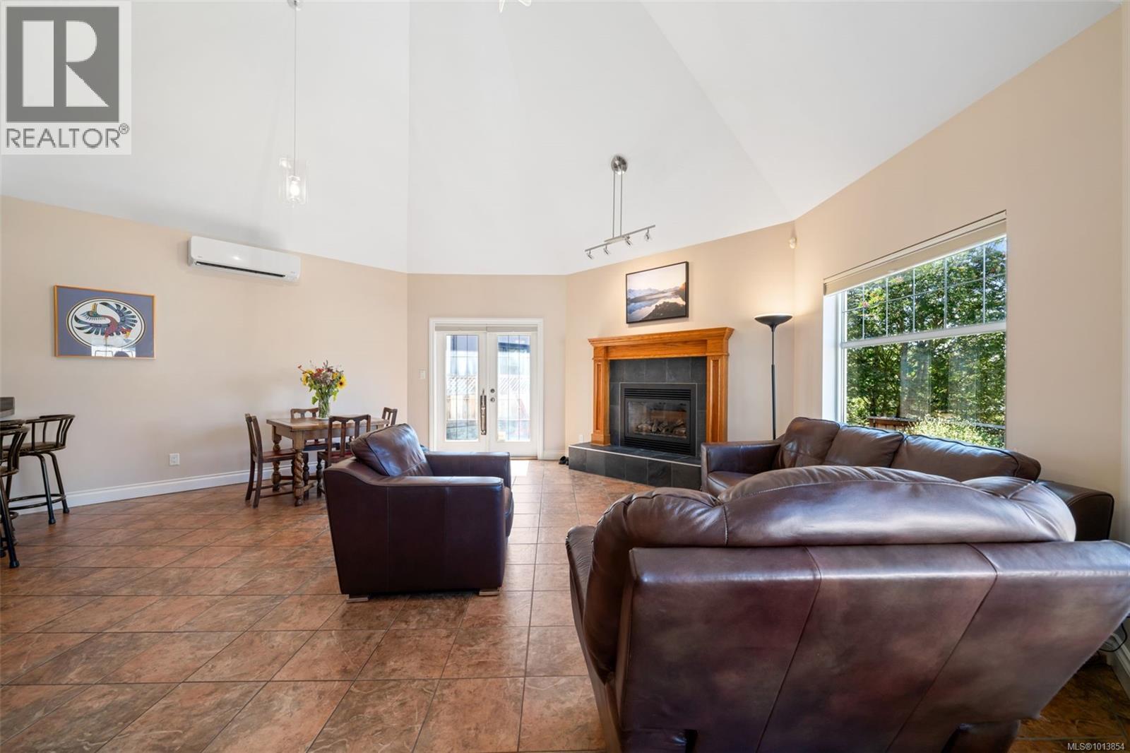 1286 Ocean View Drive, Saanich