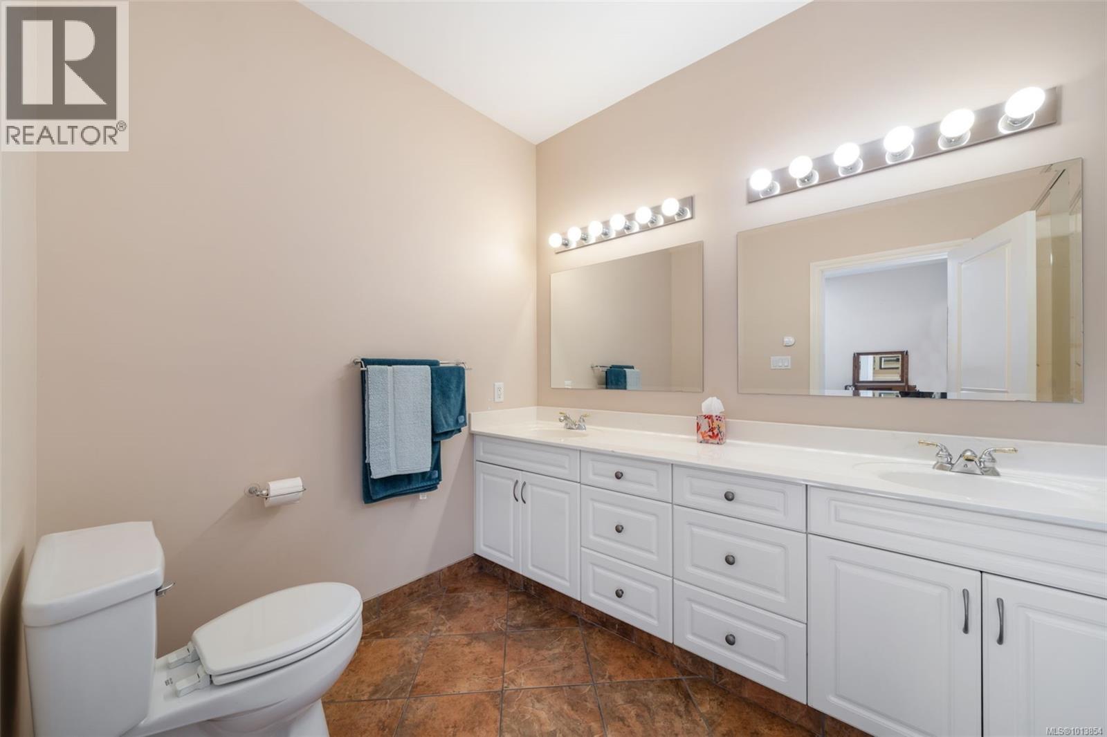  1286 Ocean View Drive, Saanich