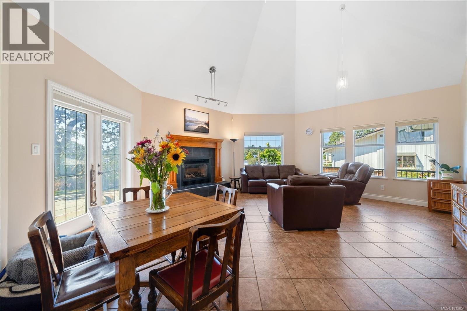  1286 Ocean View Drive, Saanich
