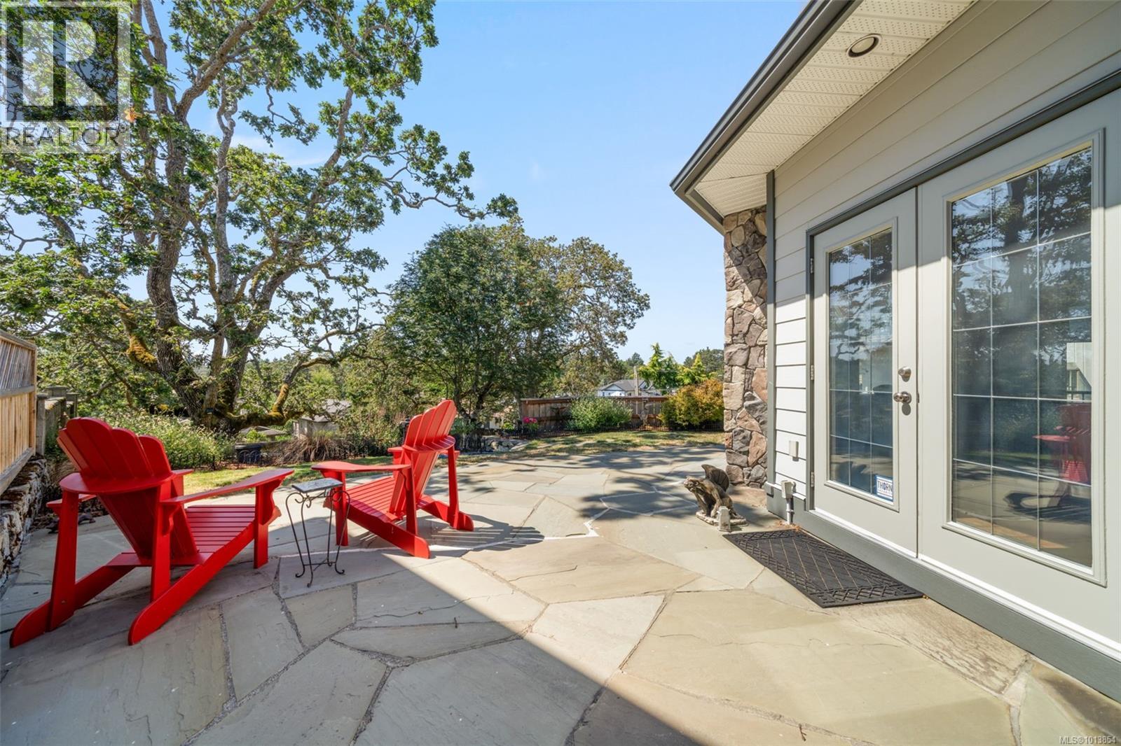  1286 Ocean View Drive, Saanich