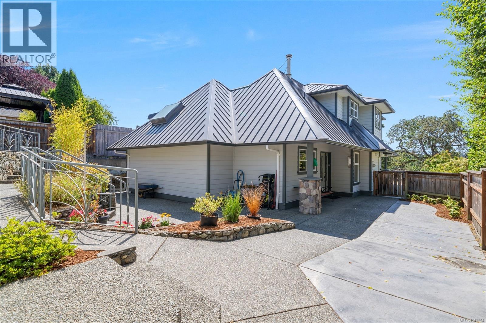  1286 Ocean View Drive, Saanich