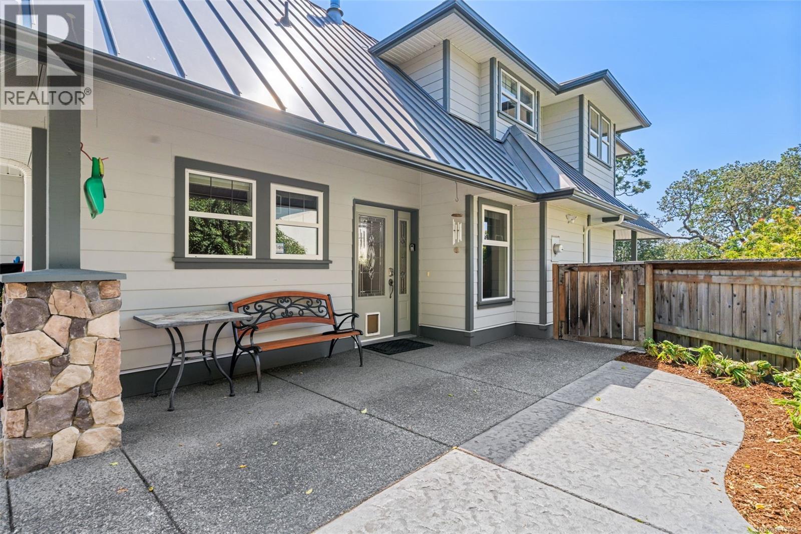 1286 Ocean View Drive, Saanich
