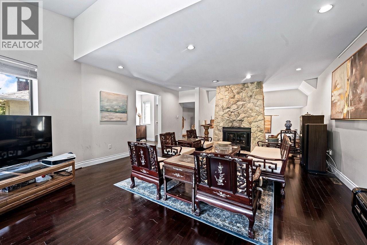 3435 ST. GEORGES AVENUE, North Vancouver