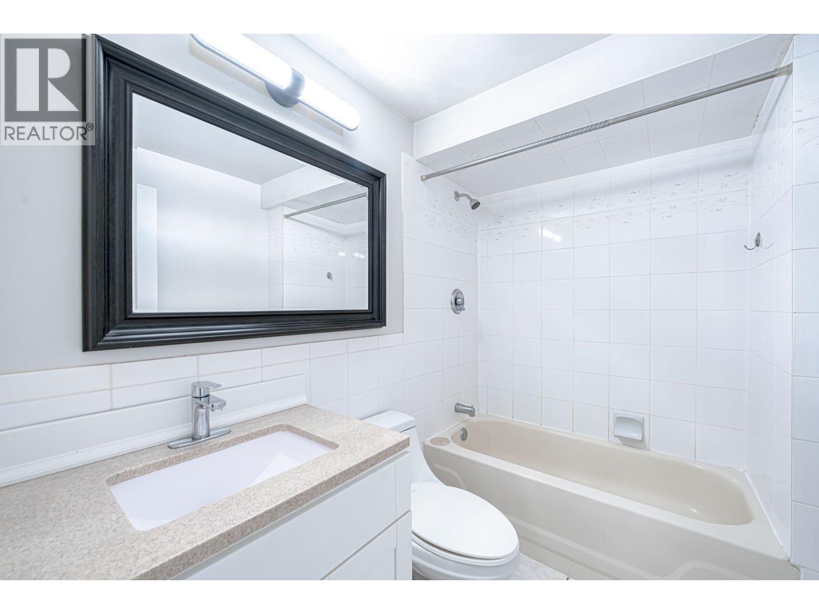 3435 ST. GEORGES AVENUE, North Vancouver